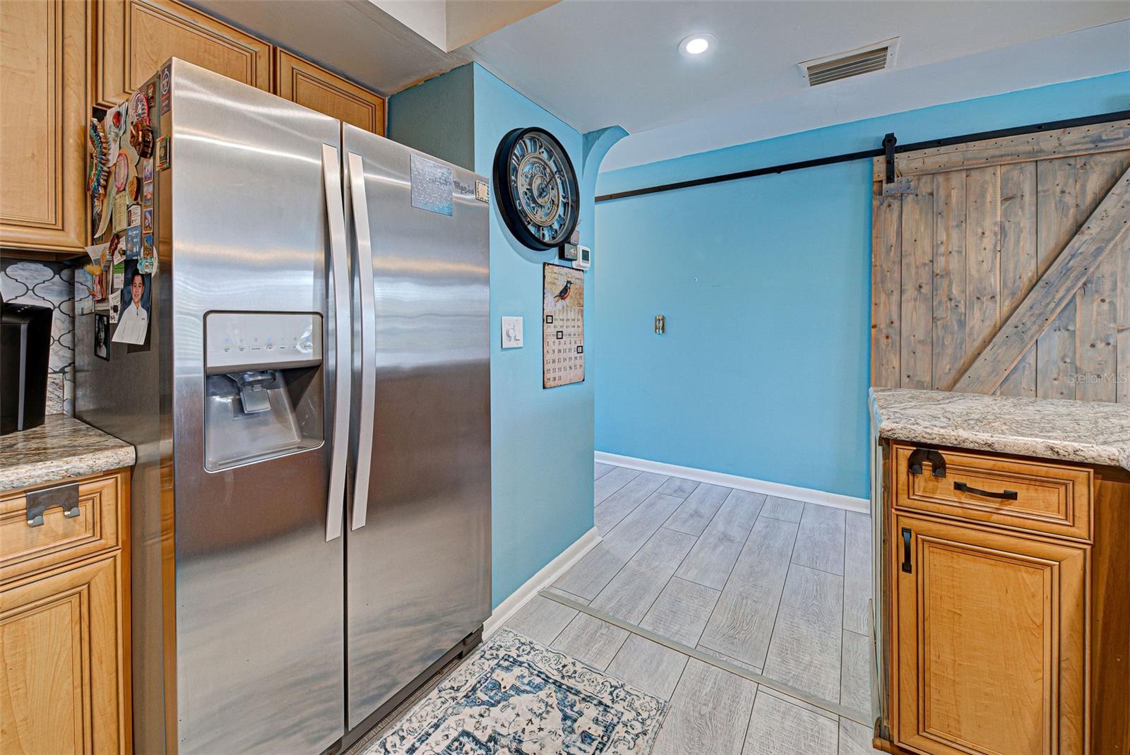 Image 32 of 60 For 5031 Beach Road 112