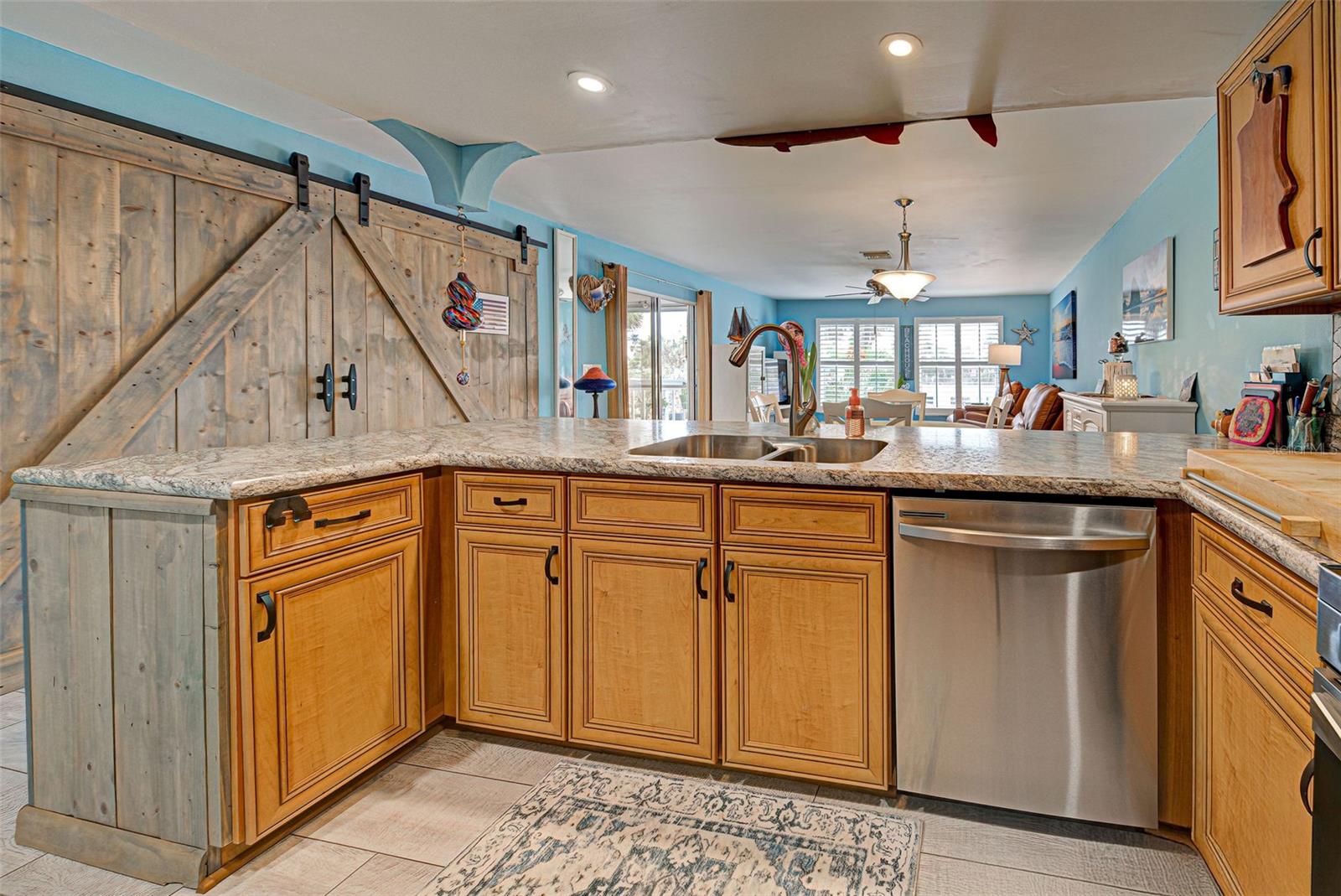 Image 33 of 60 For 5031 Beach Road 112