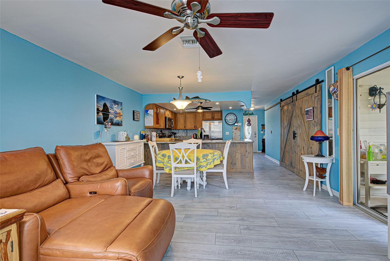 Image 41 of 60 For 5031 Beach Road 112