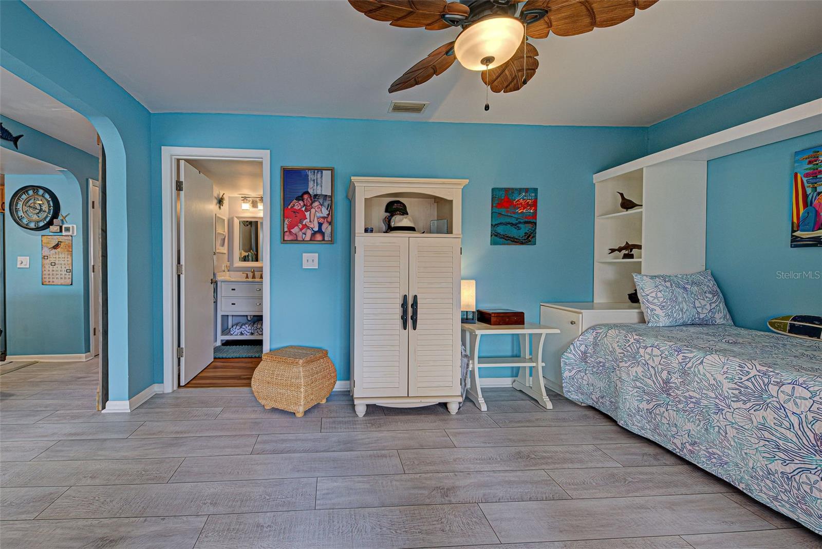 Image 54 of 60 For 5031 Beach Road 112