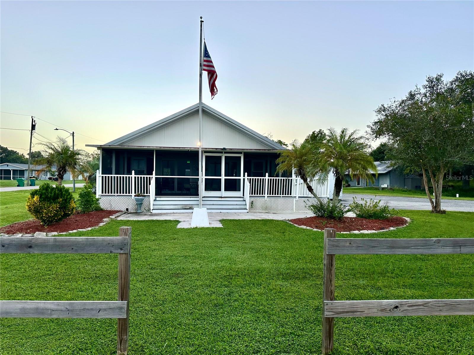 Image 17 of 20 For 304 Rio Vista Avenue