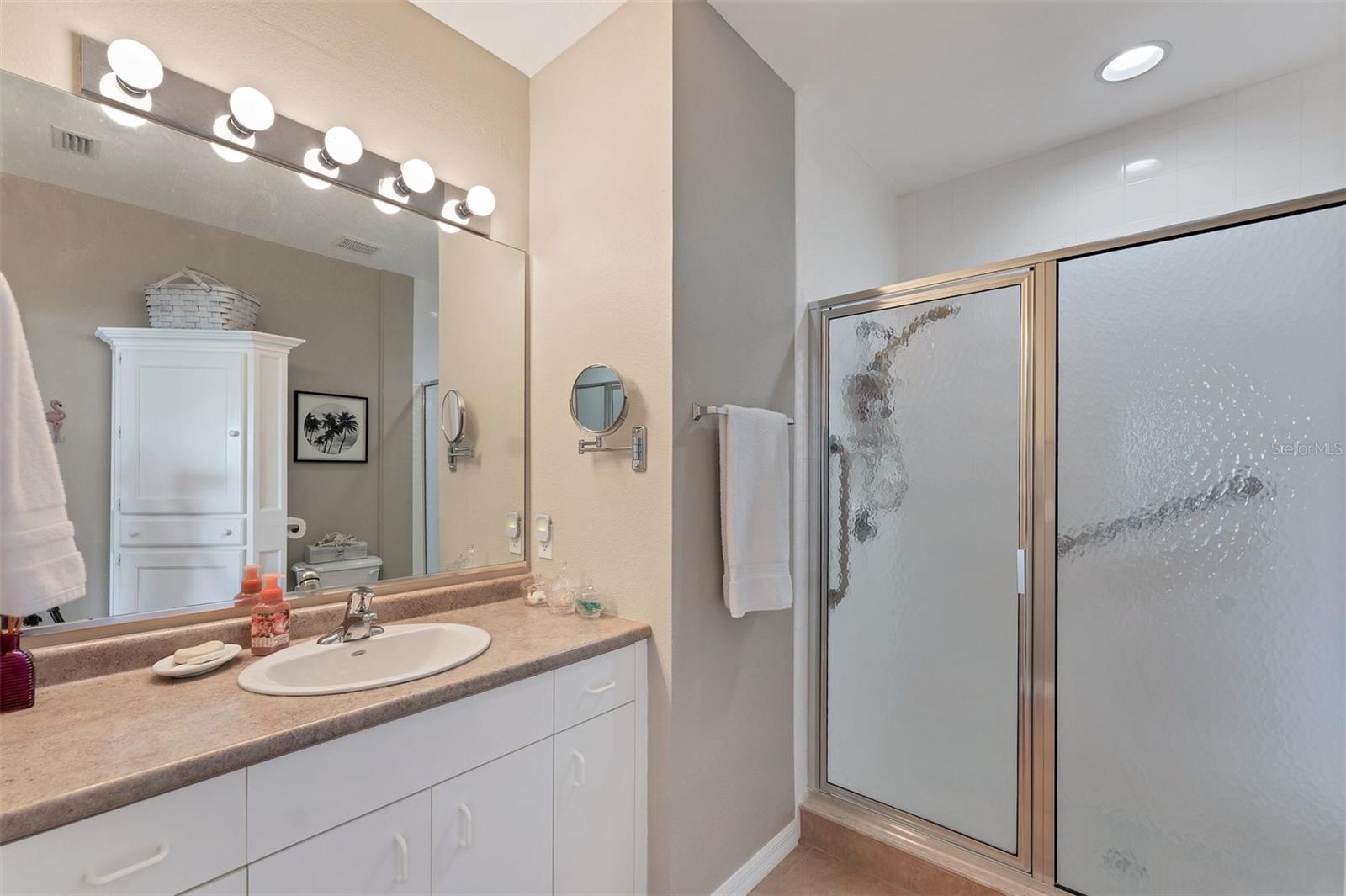 Image 17 of 31 For 3927 Cape Haze Drive 204