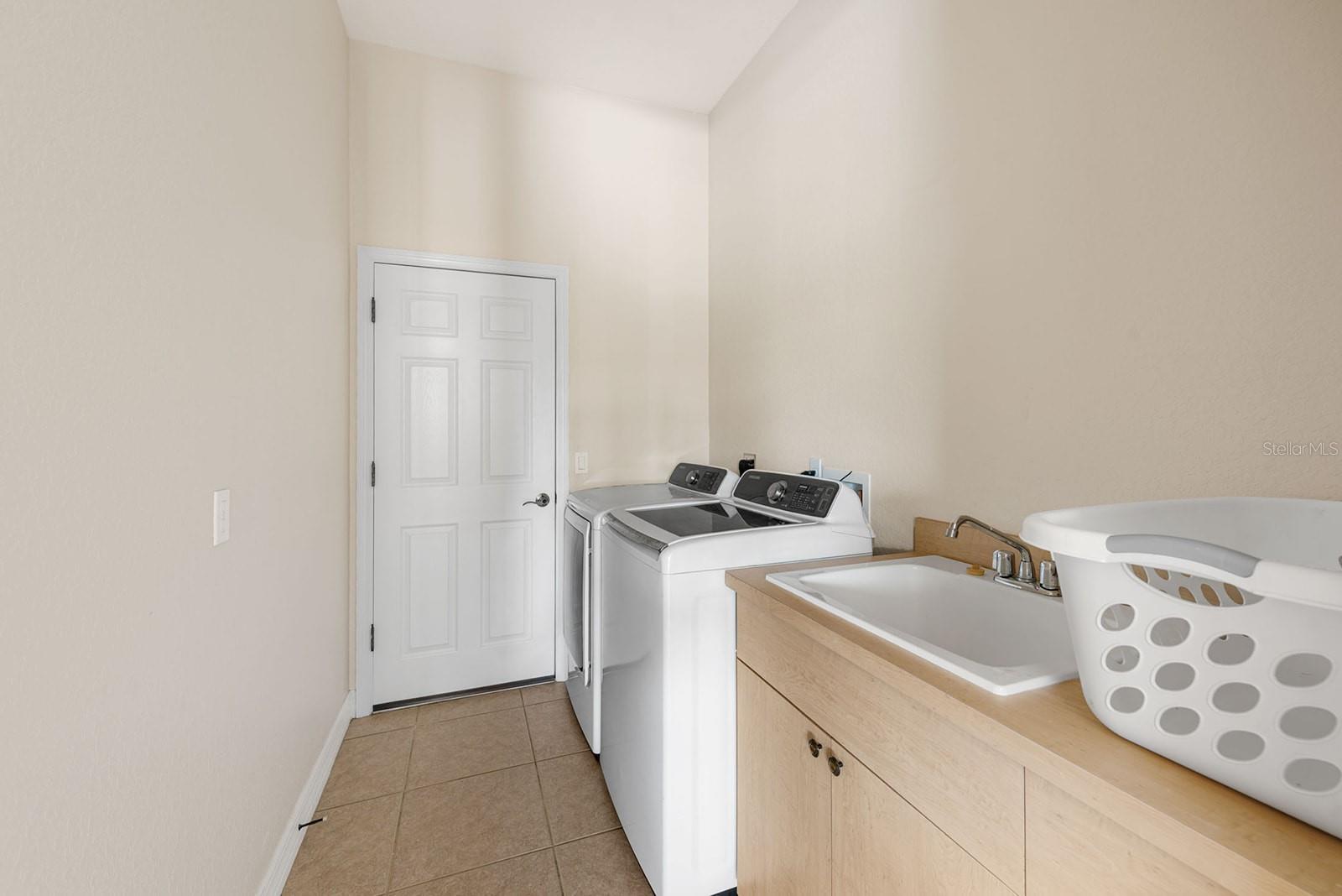 Image 40 of 49 For 110 Barracuda Drive