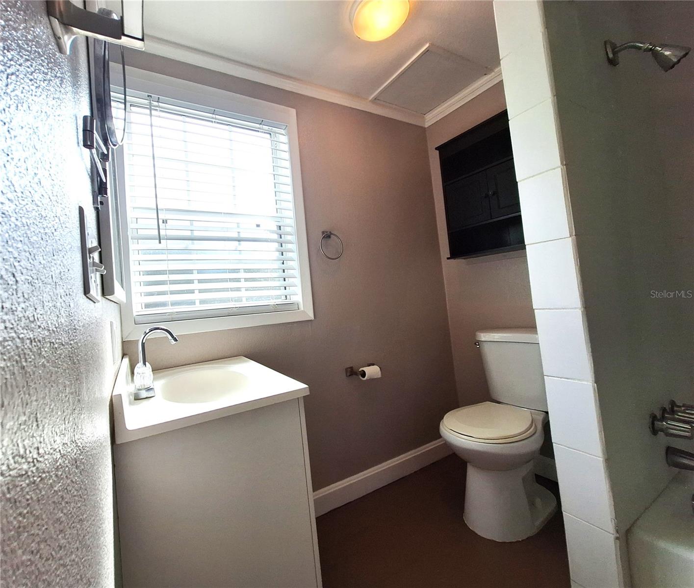 Image 17 of 32 For 102 Virginia Street