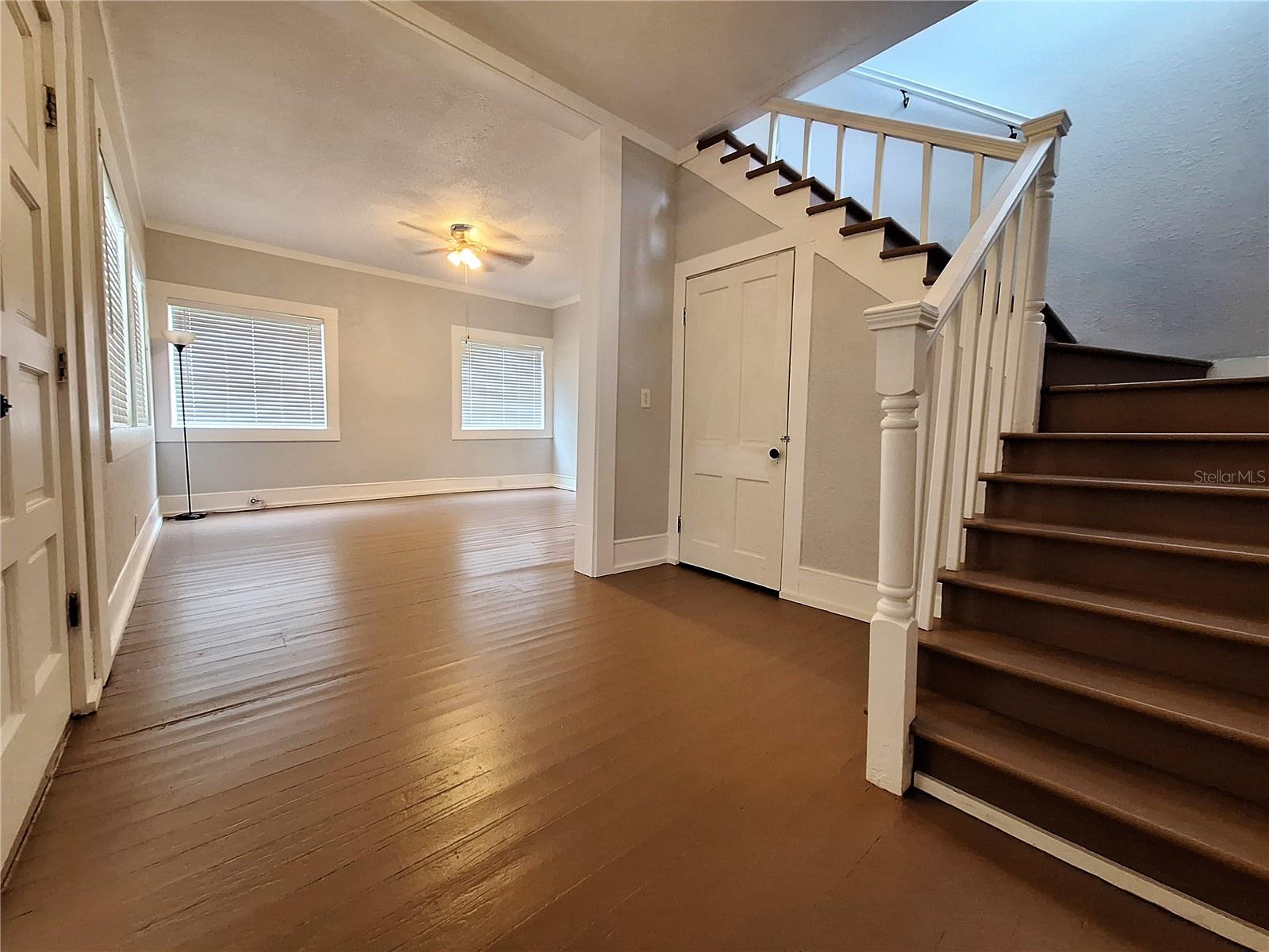 Image 28 of 32 For 102 Virginia Street