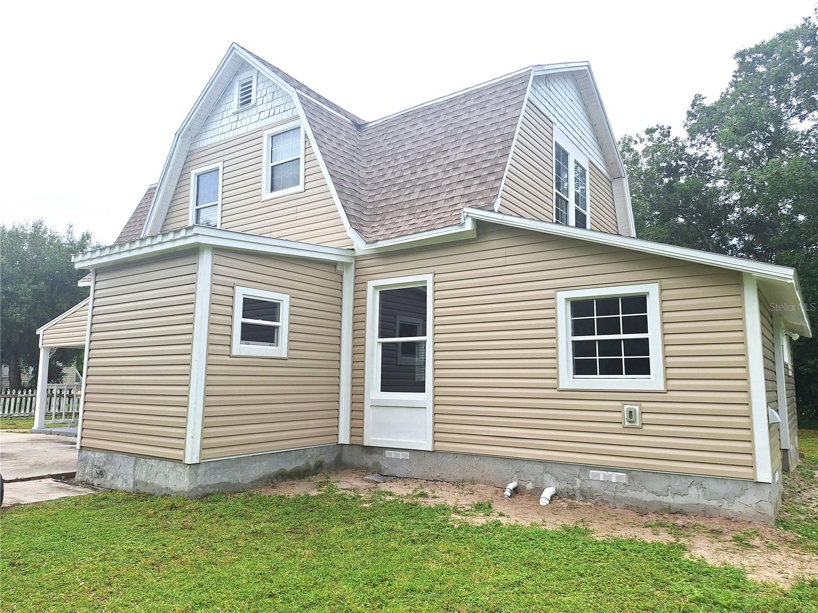 Image 3 of 32 For 102 Virginia Street