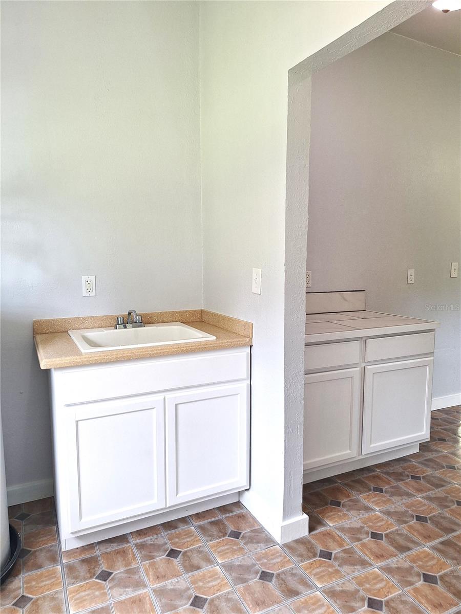 Image 5 of 32 For 102 Virginia Street