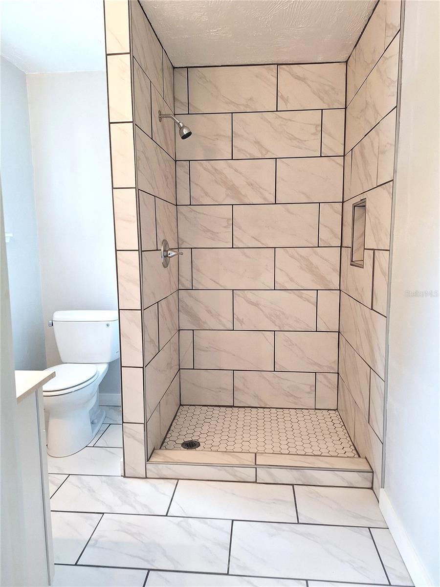 Image 6 of 32 For 102 Virginia Street