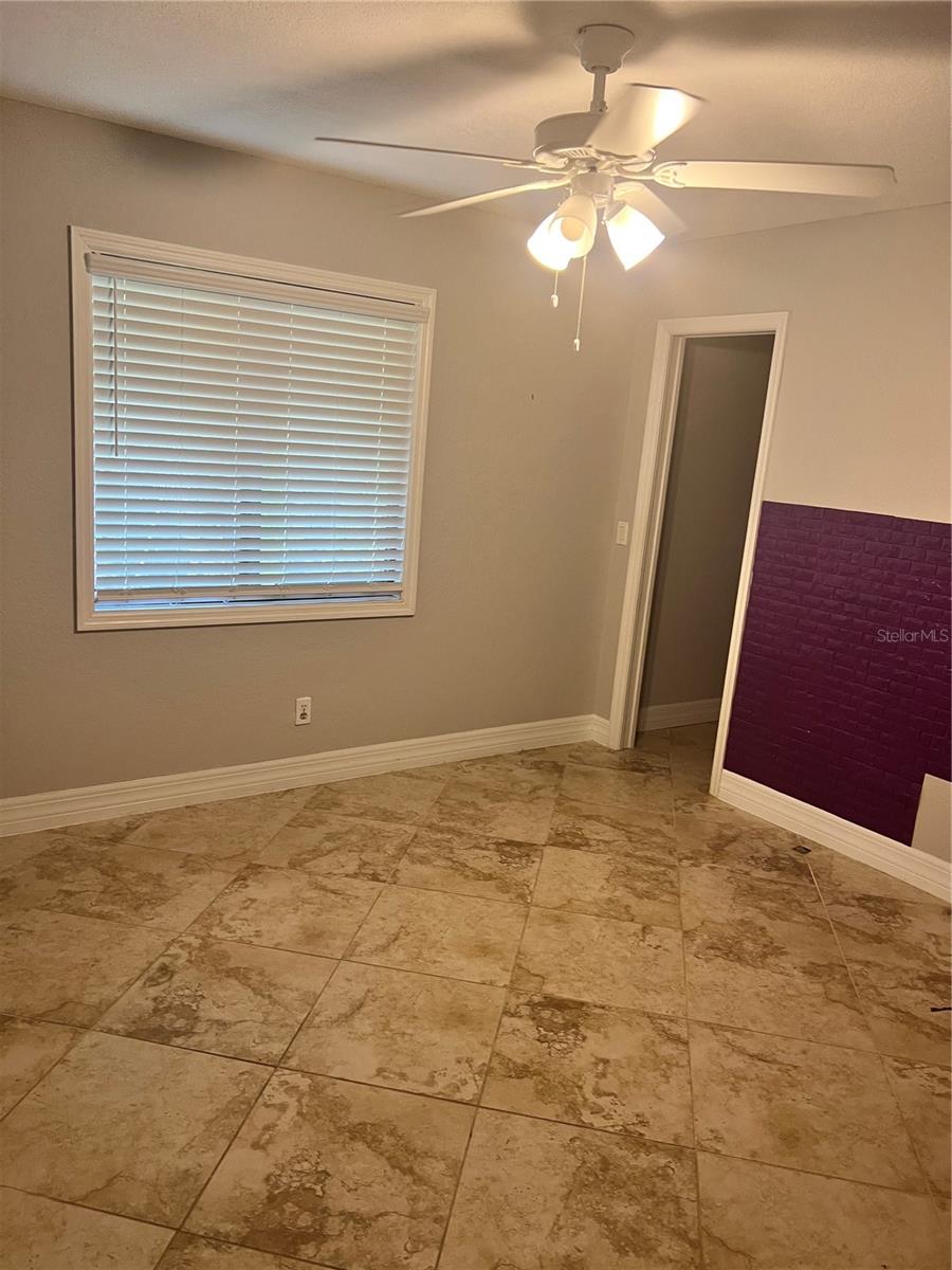 Image 10 of 16 For 23176 Aberdeen Avenue