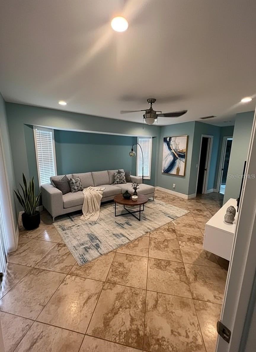 Image 15 of 16 For 23176 Aberdeen Avenue