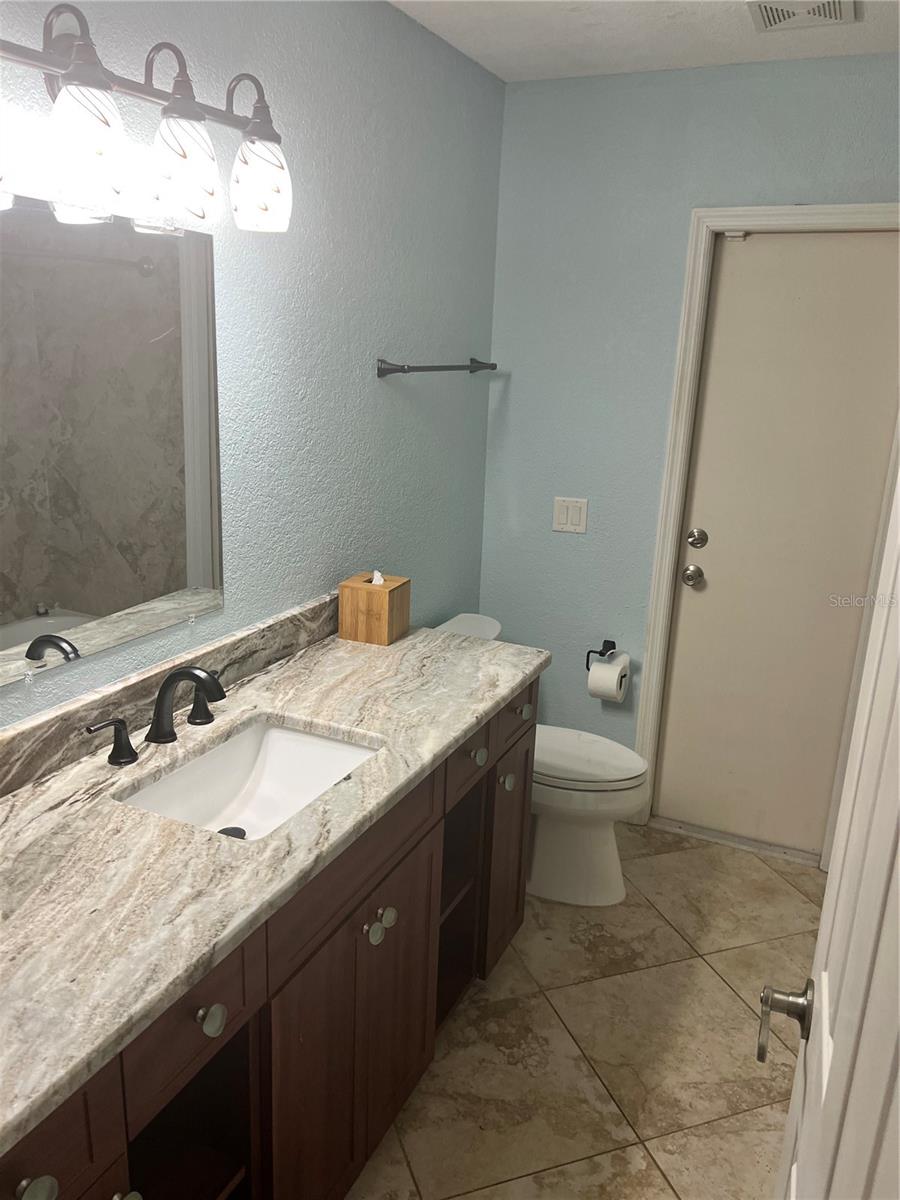 Image 9 of 16 For 23176 Aberdeen Avenue