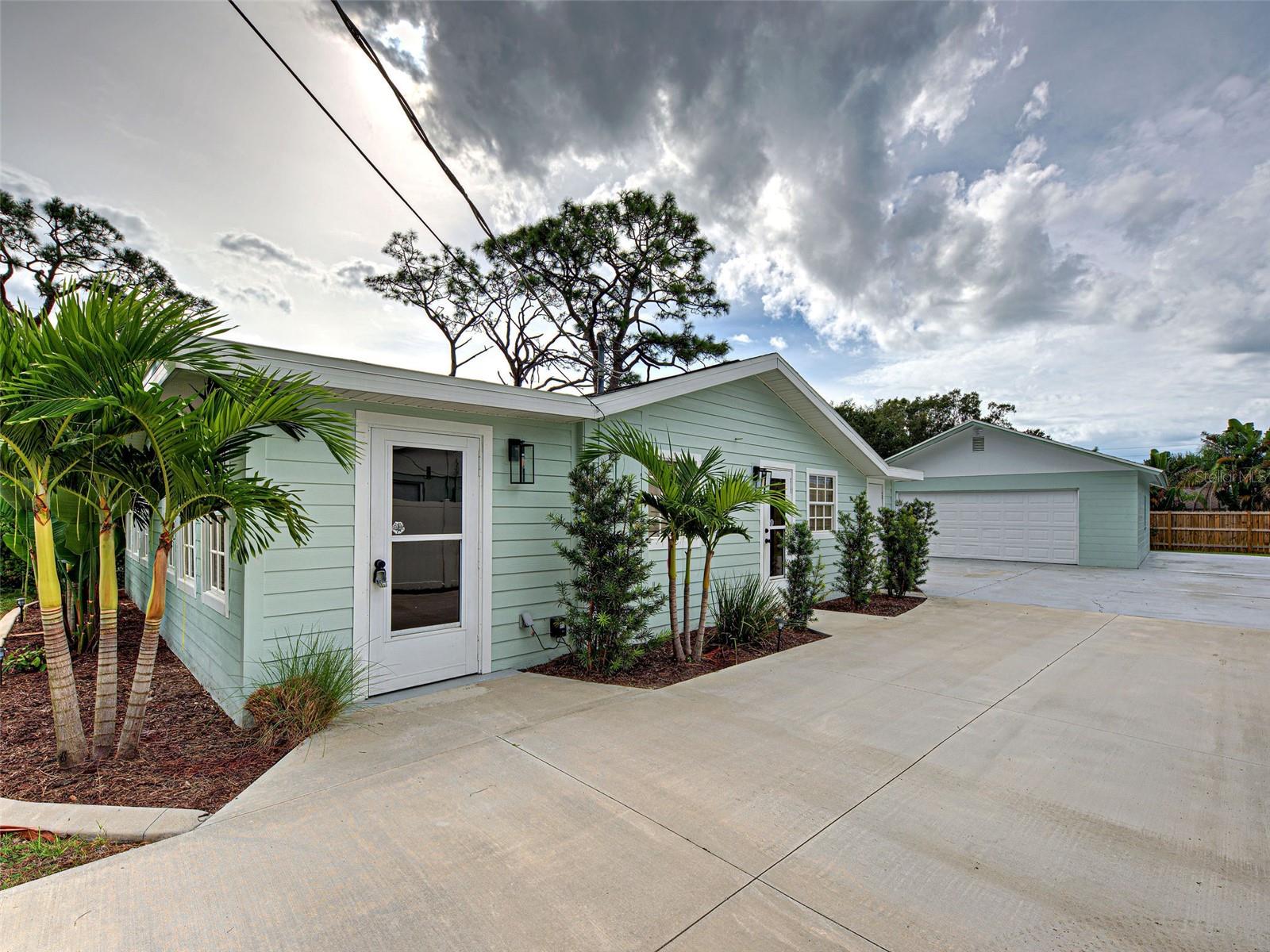 Image 2 of 38 For 415 Yale Street