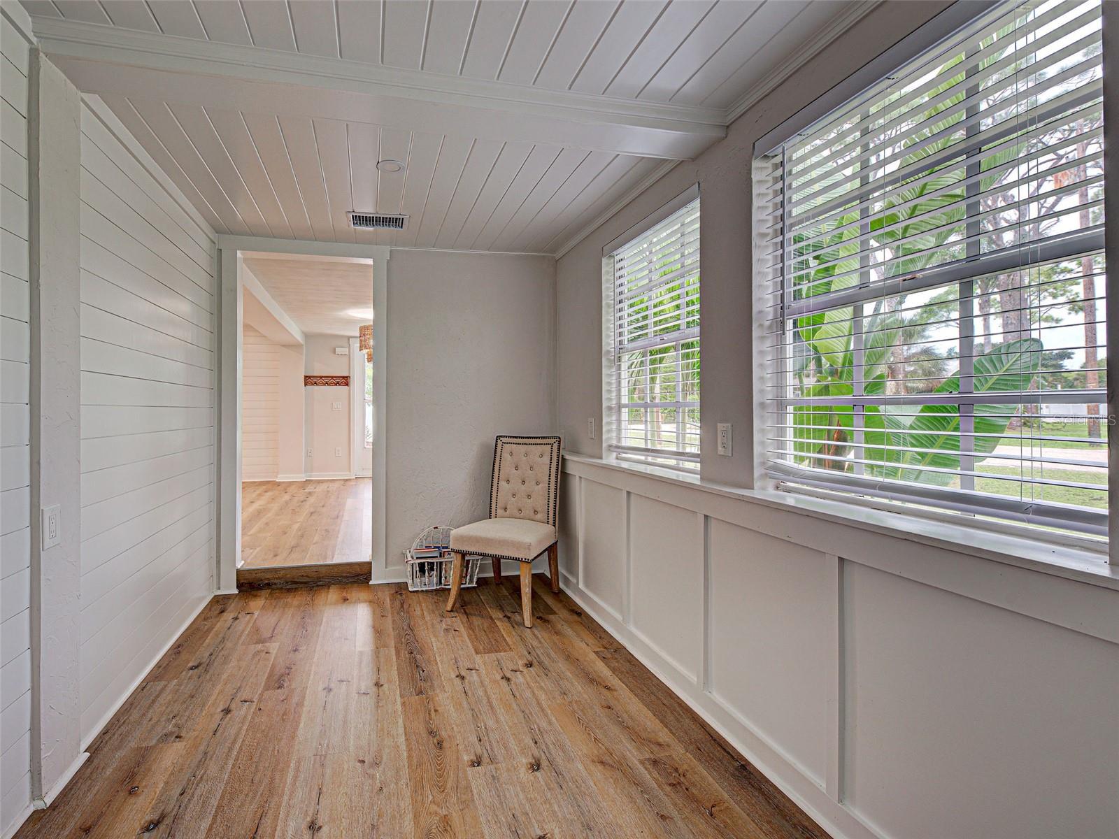 Image 22 of 38 For 415 Yale Street