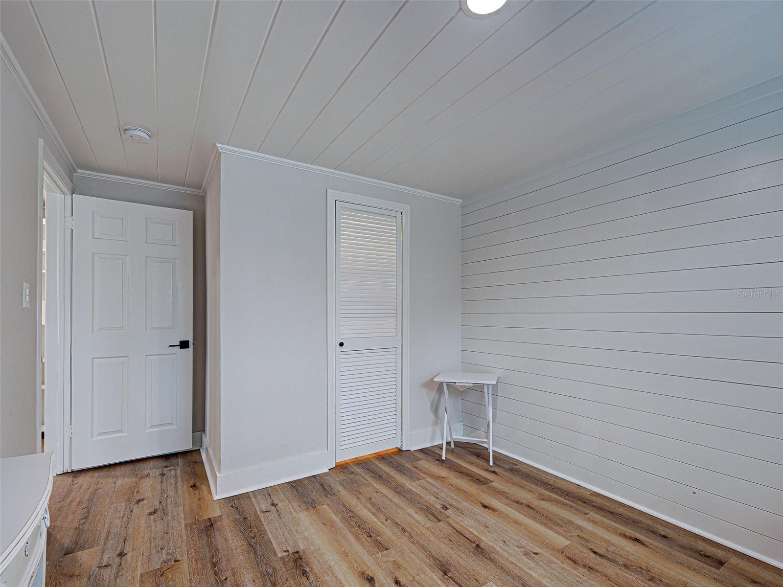 Image 24 of 38 For 415 Yale Street