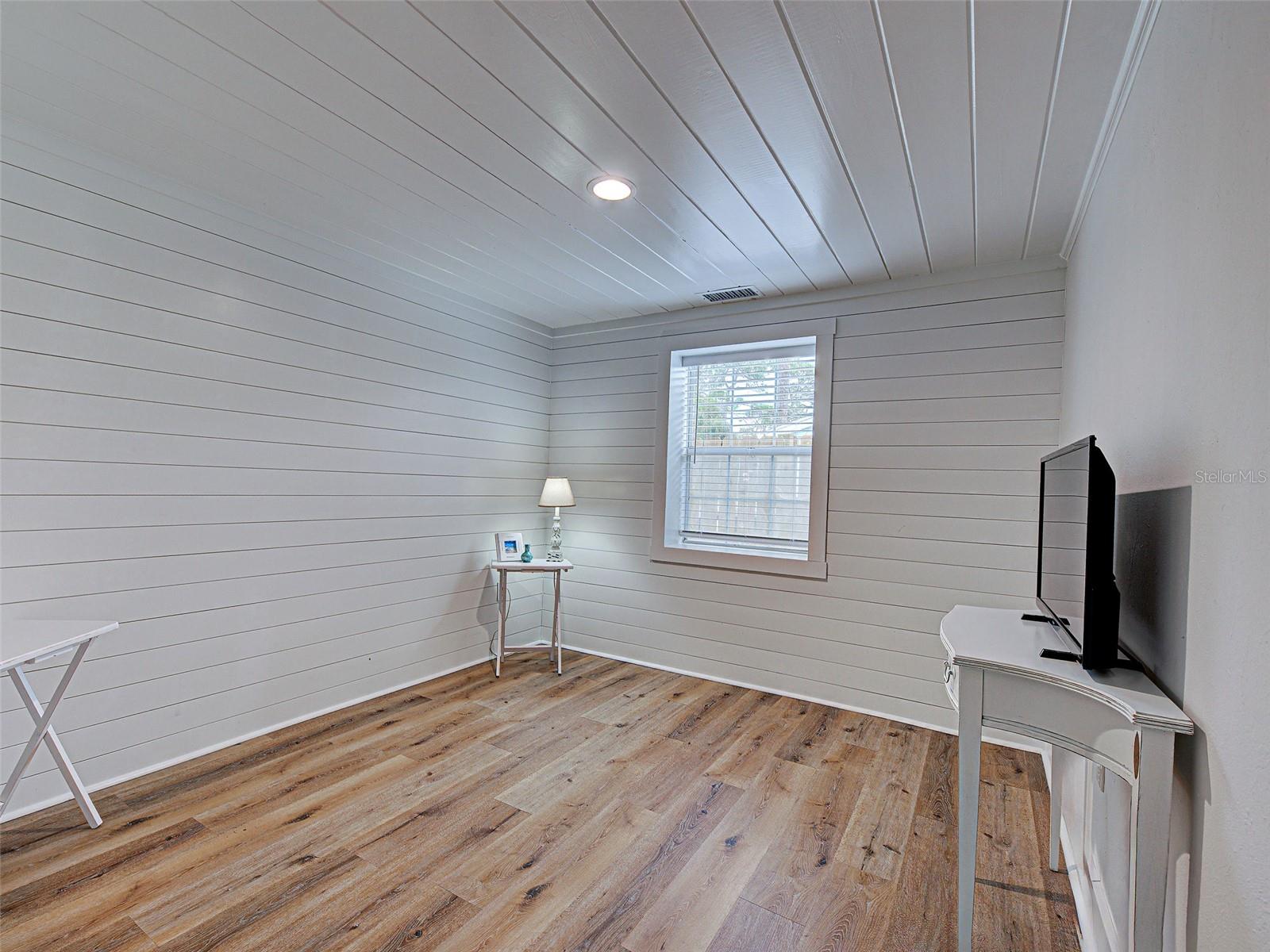 Image 25 of 38 For 415 Yale Street