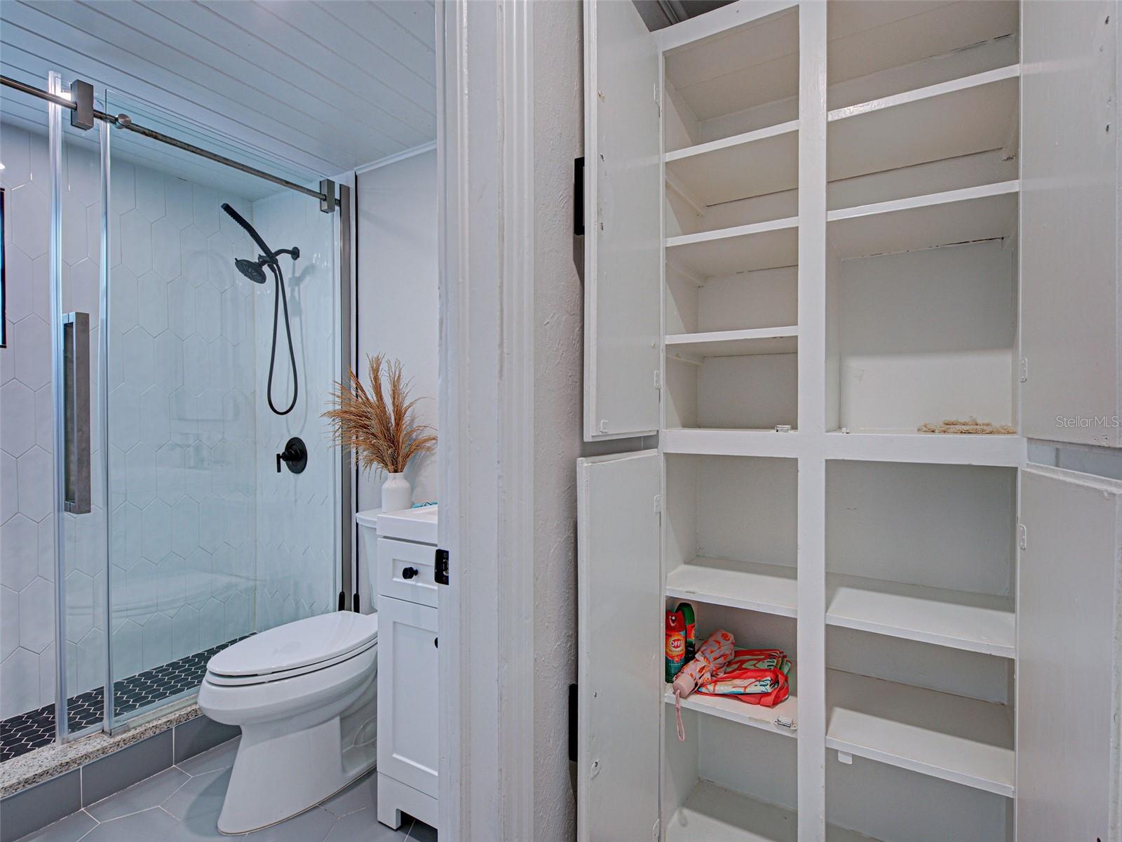 Image 29 of 38 For 415 Yale Street