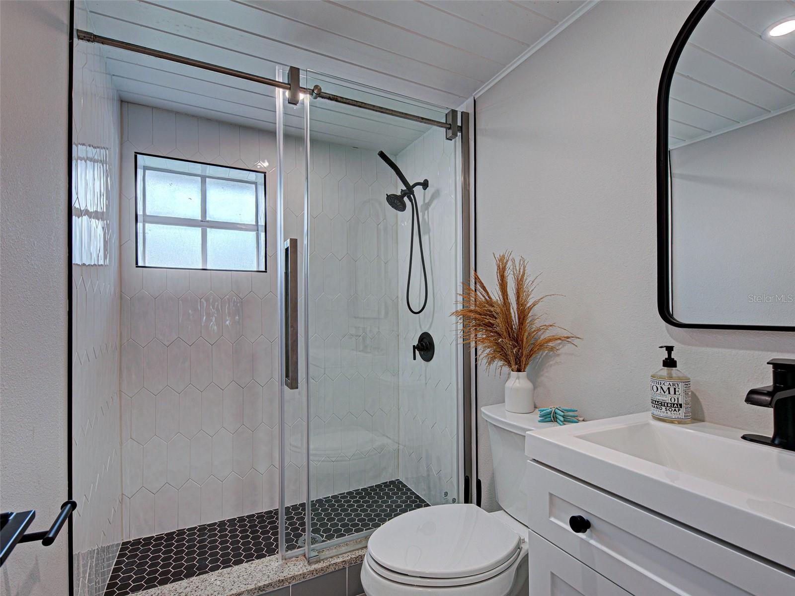 Image 30 of 38 For 415 Yale Street