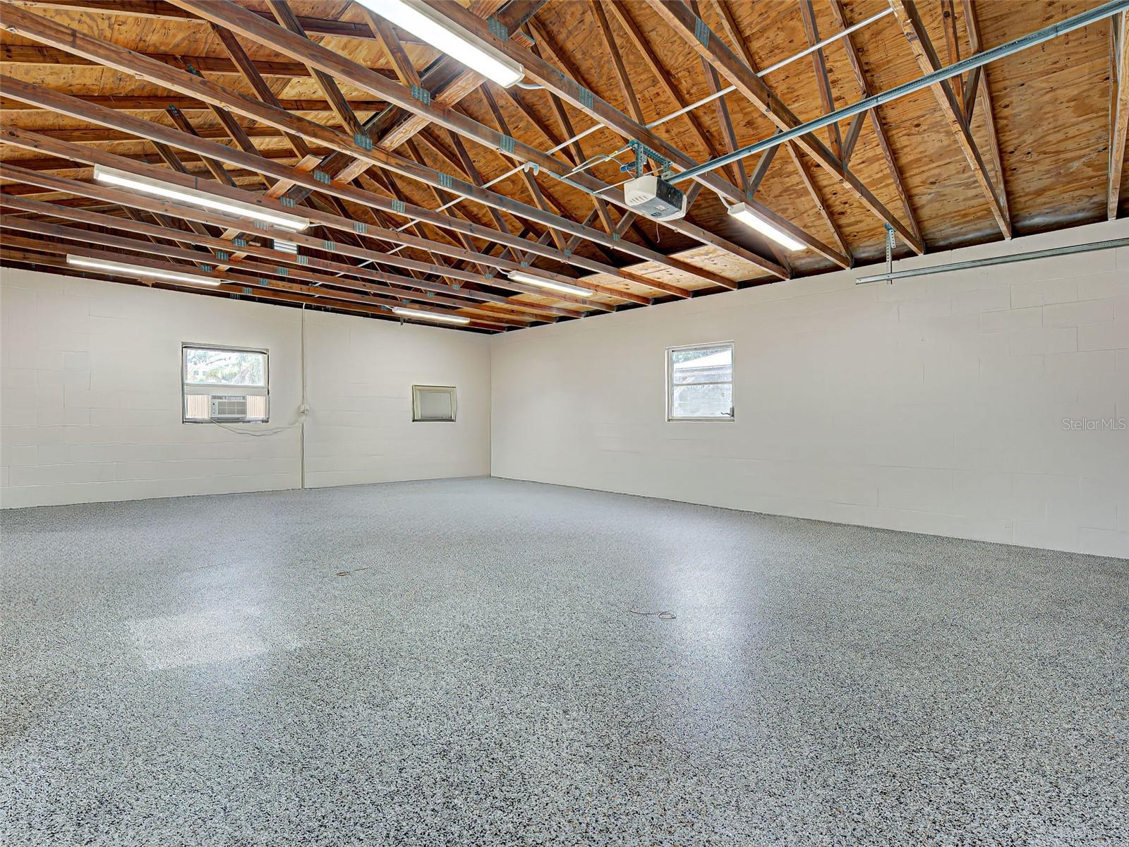 Image 8 of 38 For 415 Yale Street