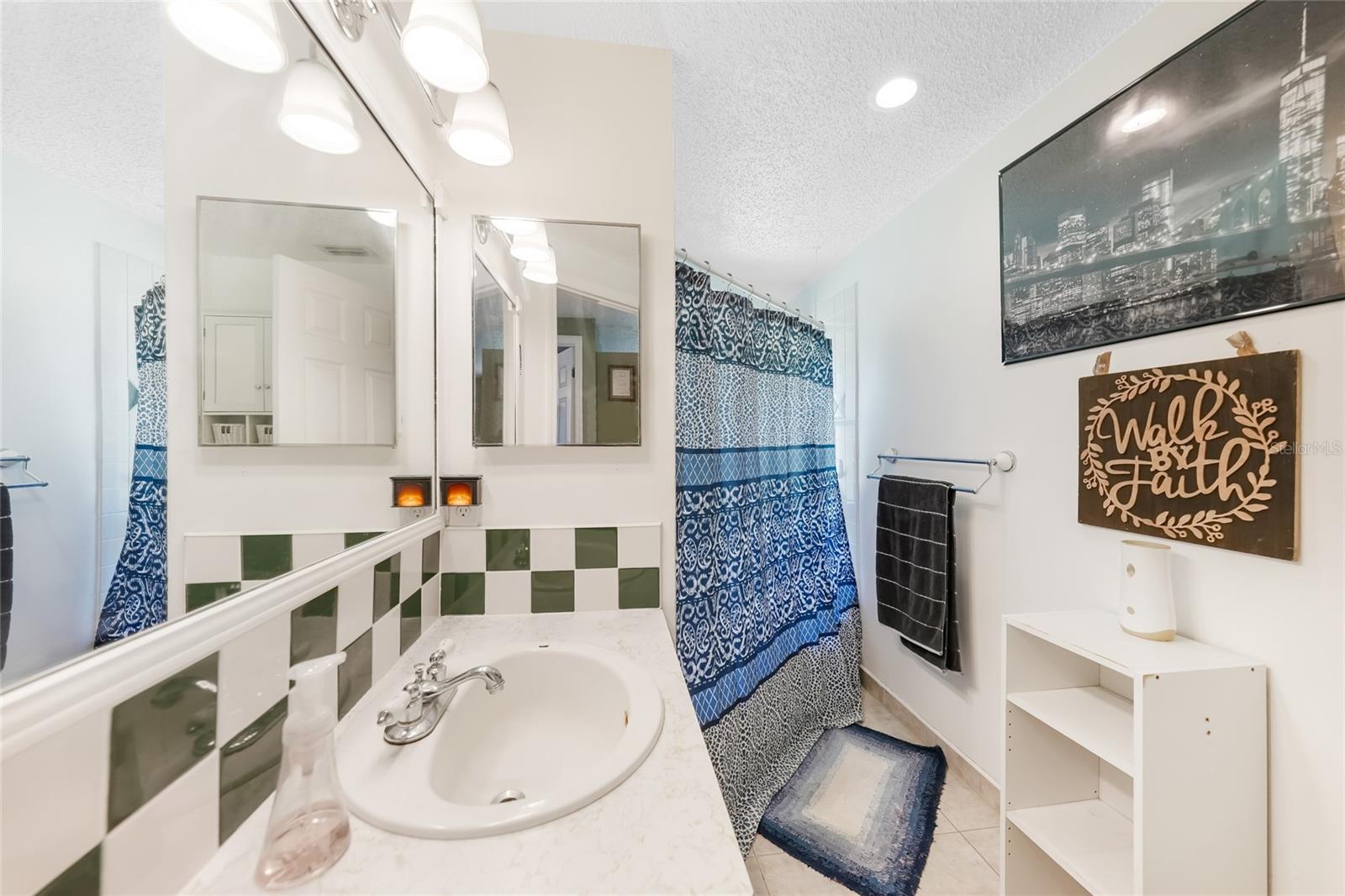 Image 19 of 41 For 948 Tropical Avenue Nw