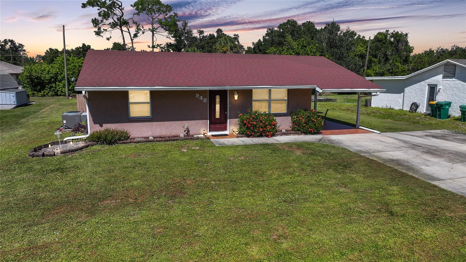 Image 32 of 41 For 948 Tropical Avenue Nw