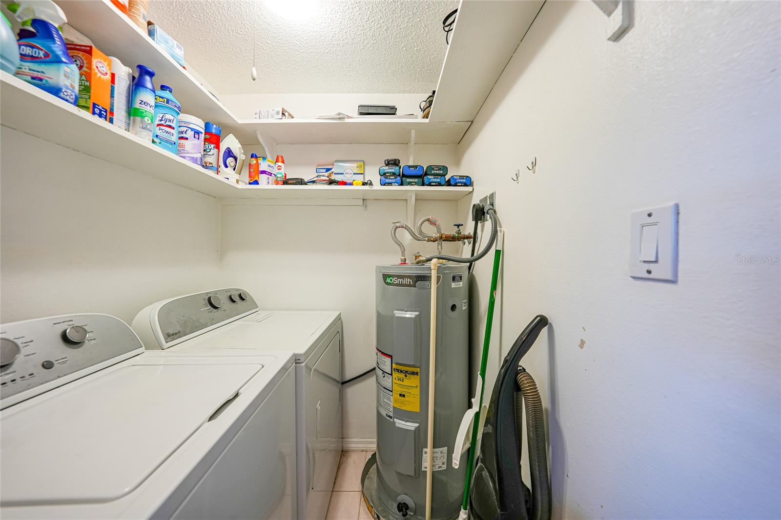 Image 34 of 41 For 948 Tropical Avenue Nw