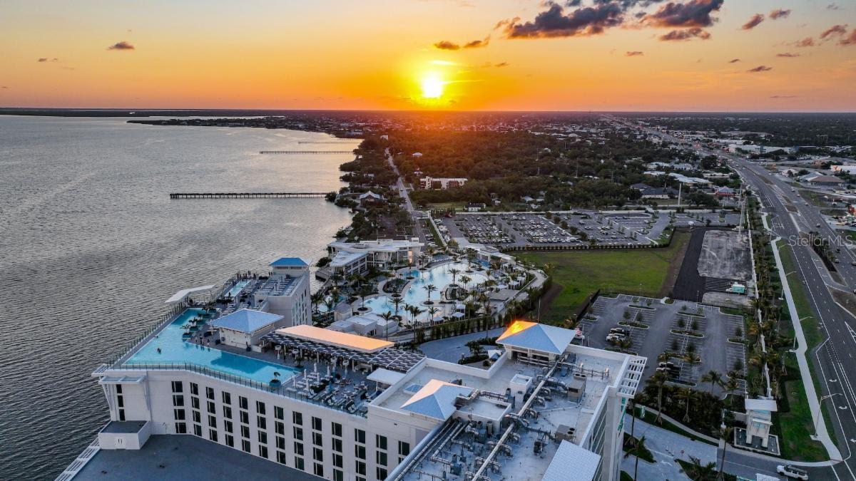 Image 35 of 41 For 948 Tropical Avenue Nw