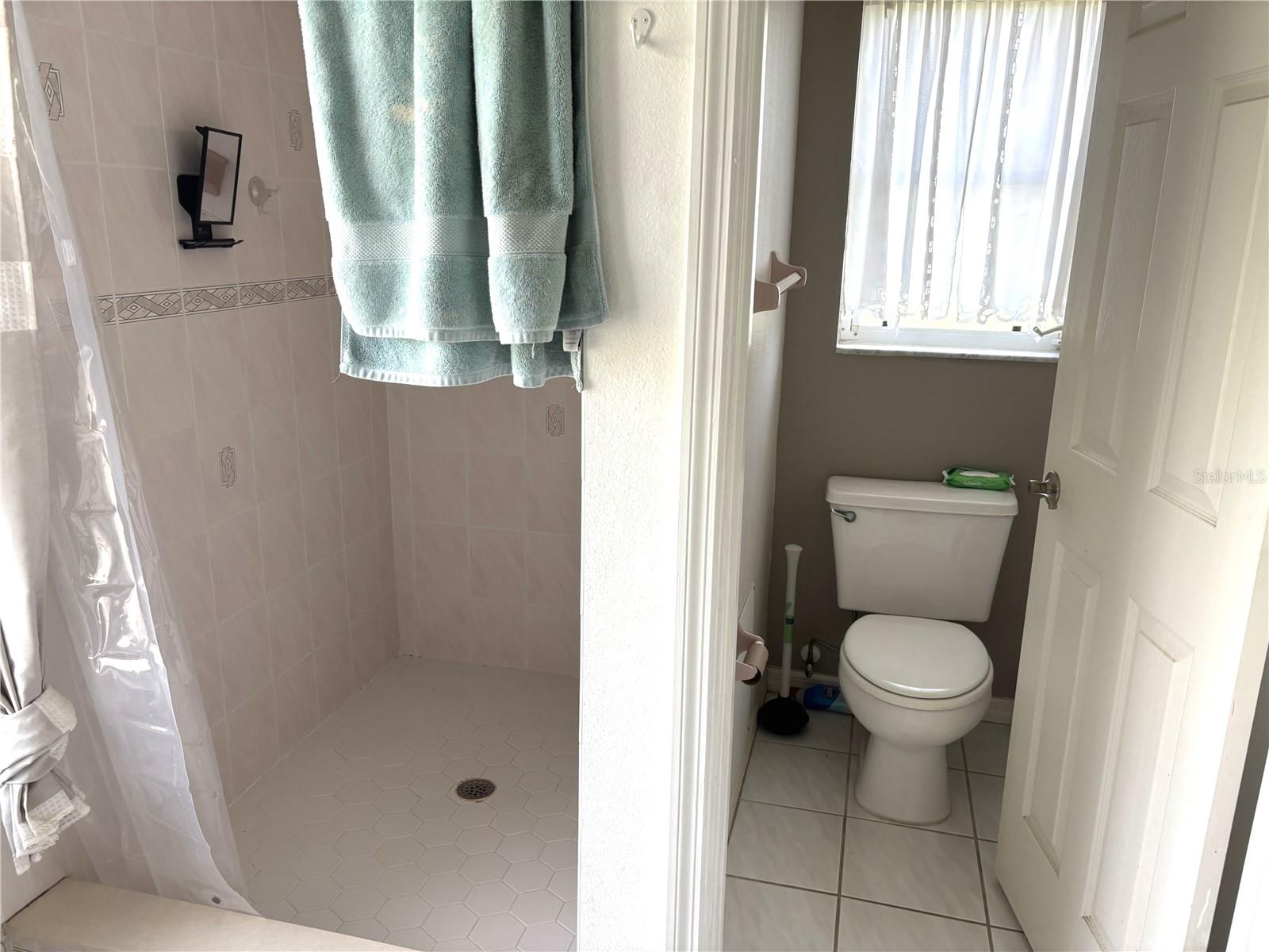 Image 21 of 34 For 257 Broadmoor Lane