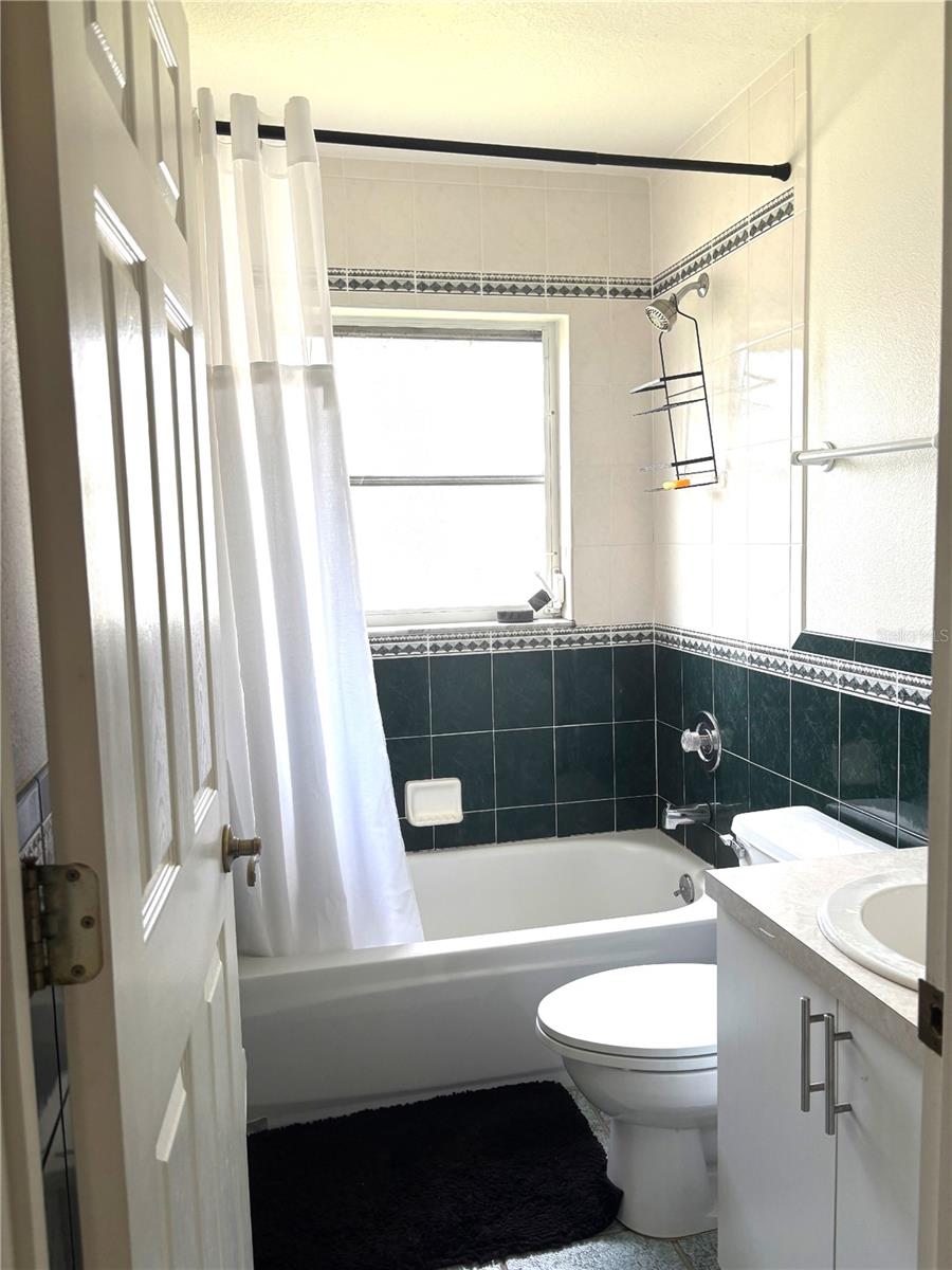 Image 24 of 34 For 257 Broadmoor Lane