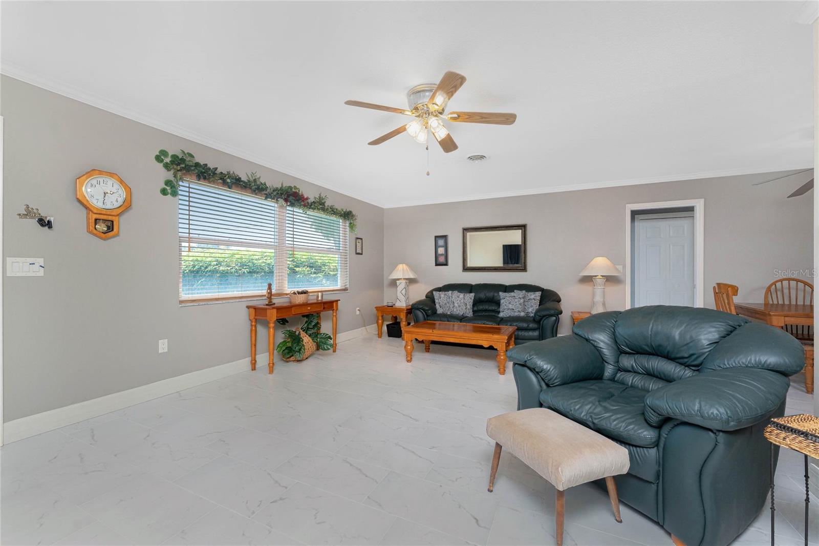 Image 12 of 52 For 1040 Oleander Street