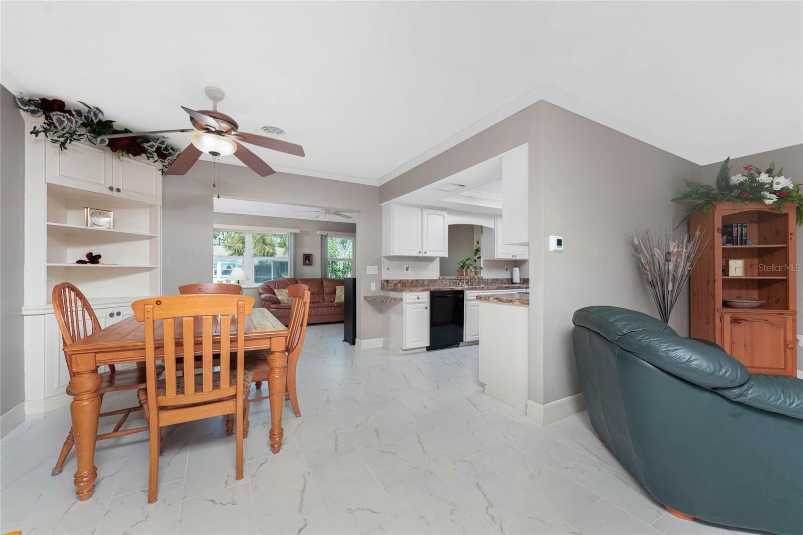 Image 13 of 52 For 1040 Oleander Street