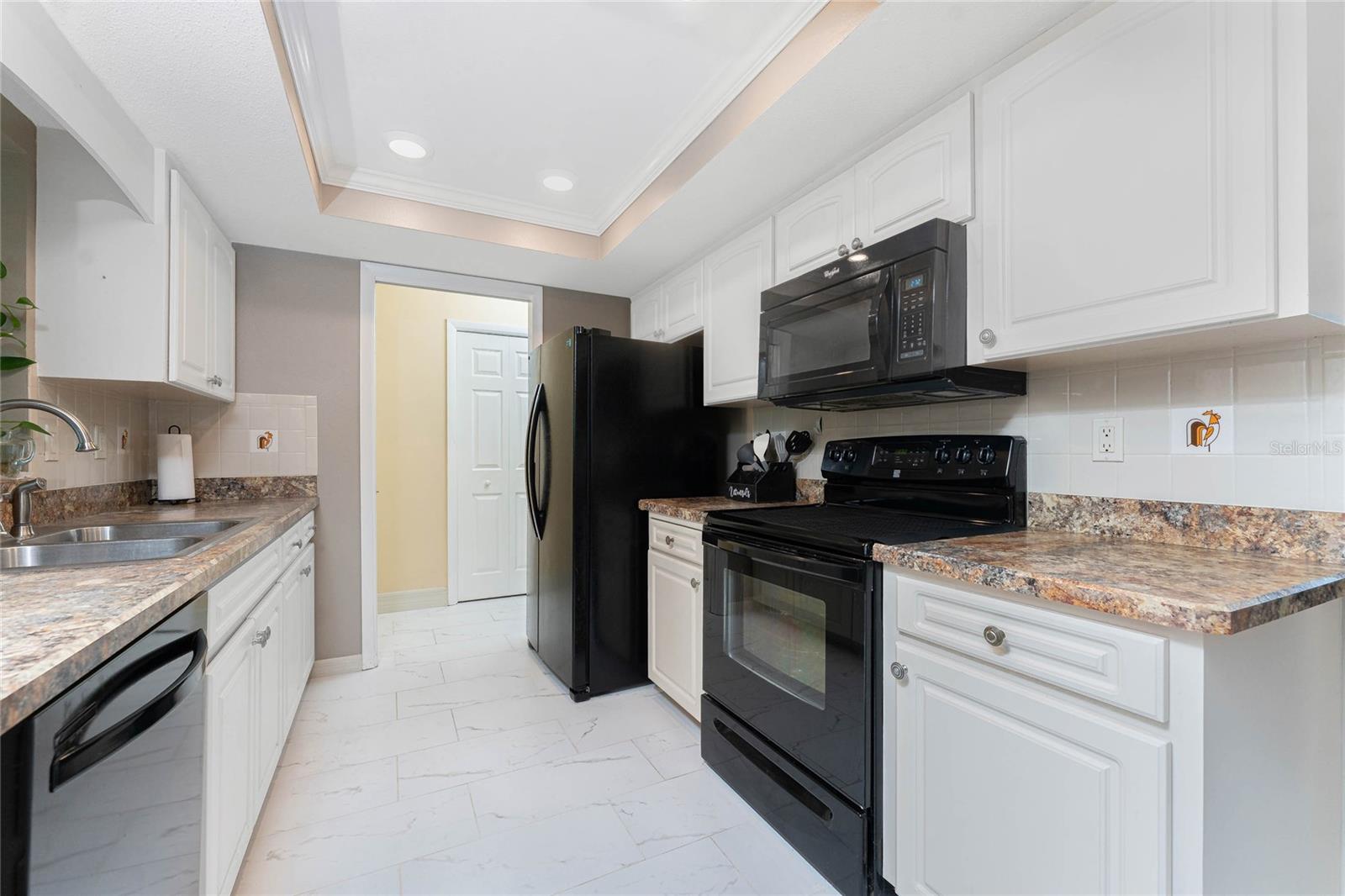 Image 15 of 52 For 1040 Oleander Street