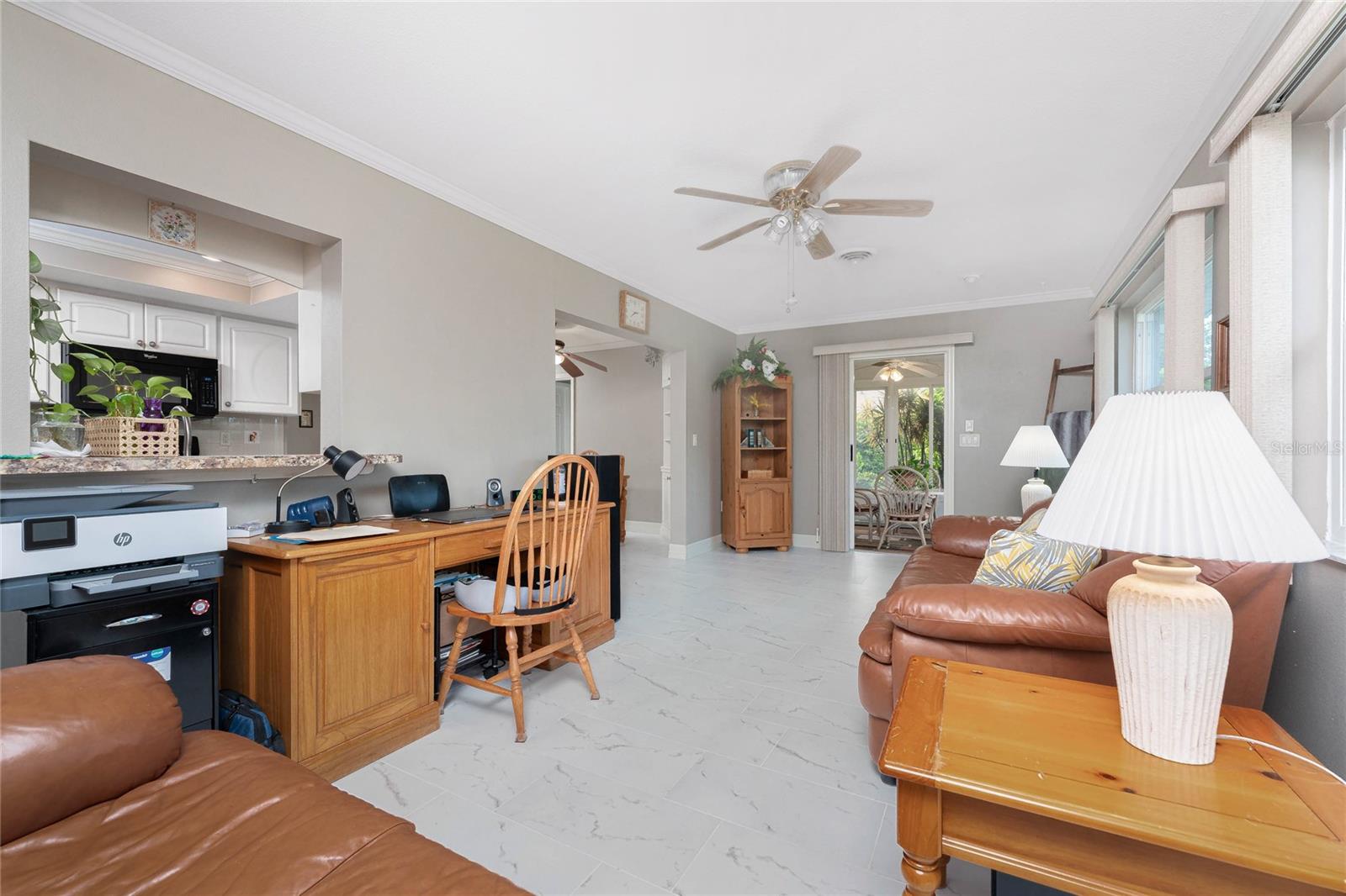 Image 23 of 52 For 1040 Oleander Street