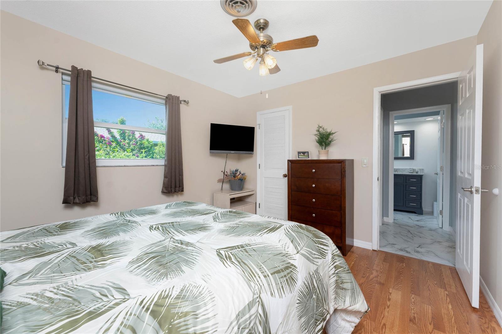 Image 32 of 52 For 1040 Oleander Street