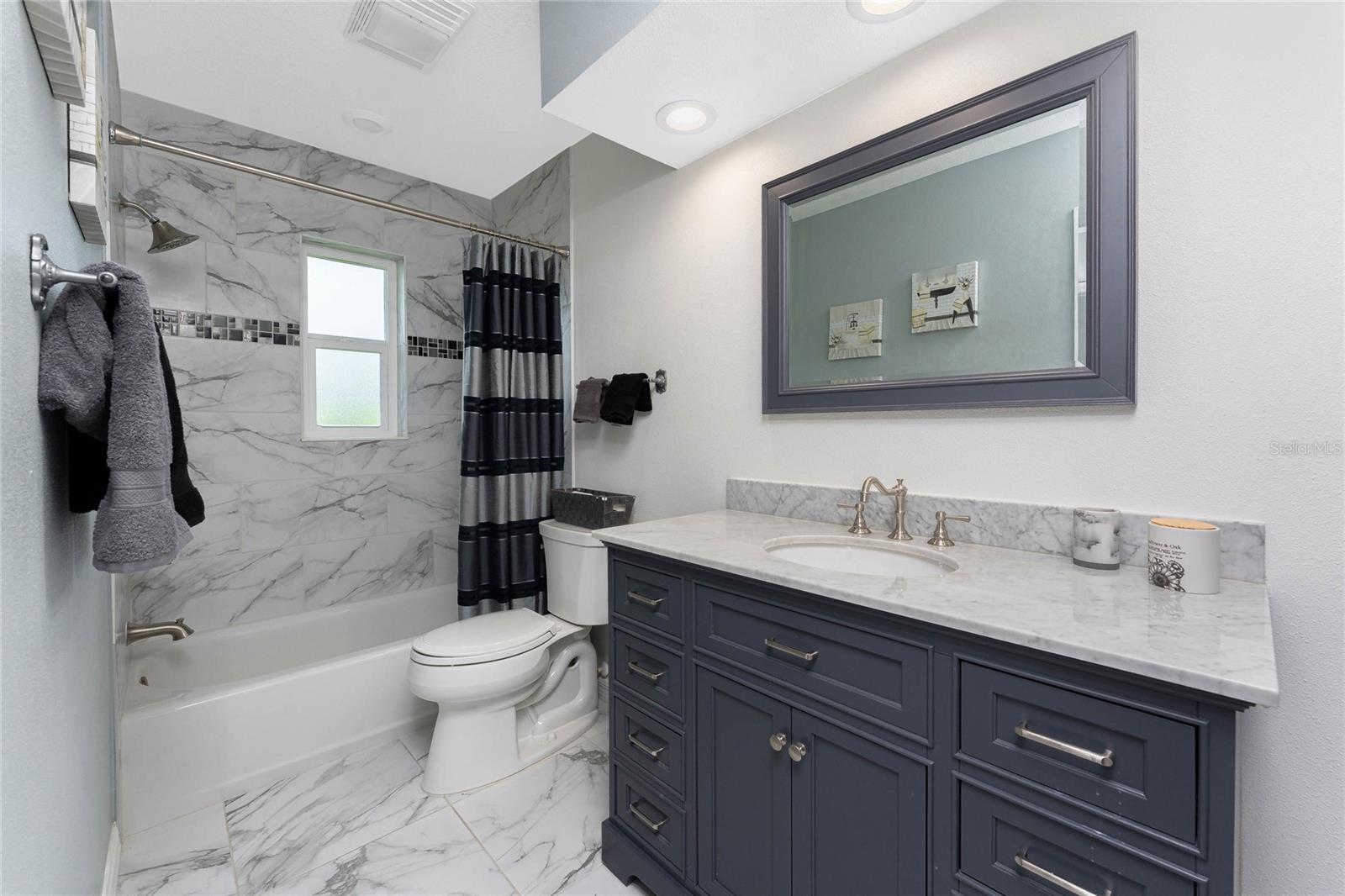 Image 34 of 52 For 1040 Oleander Street