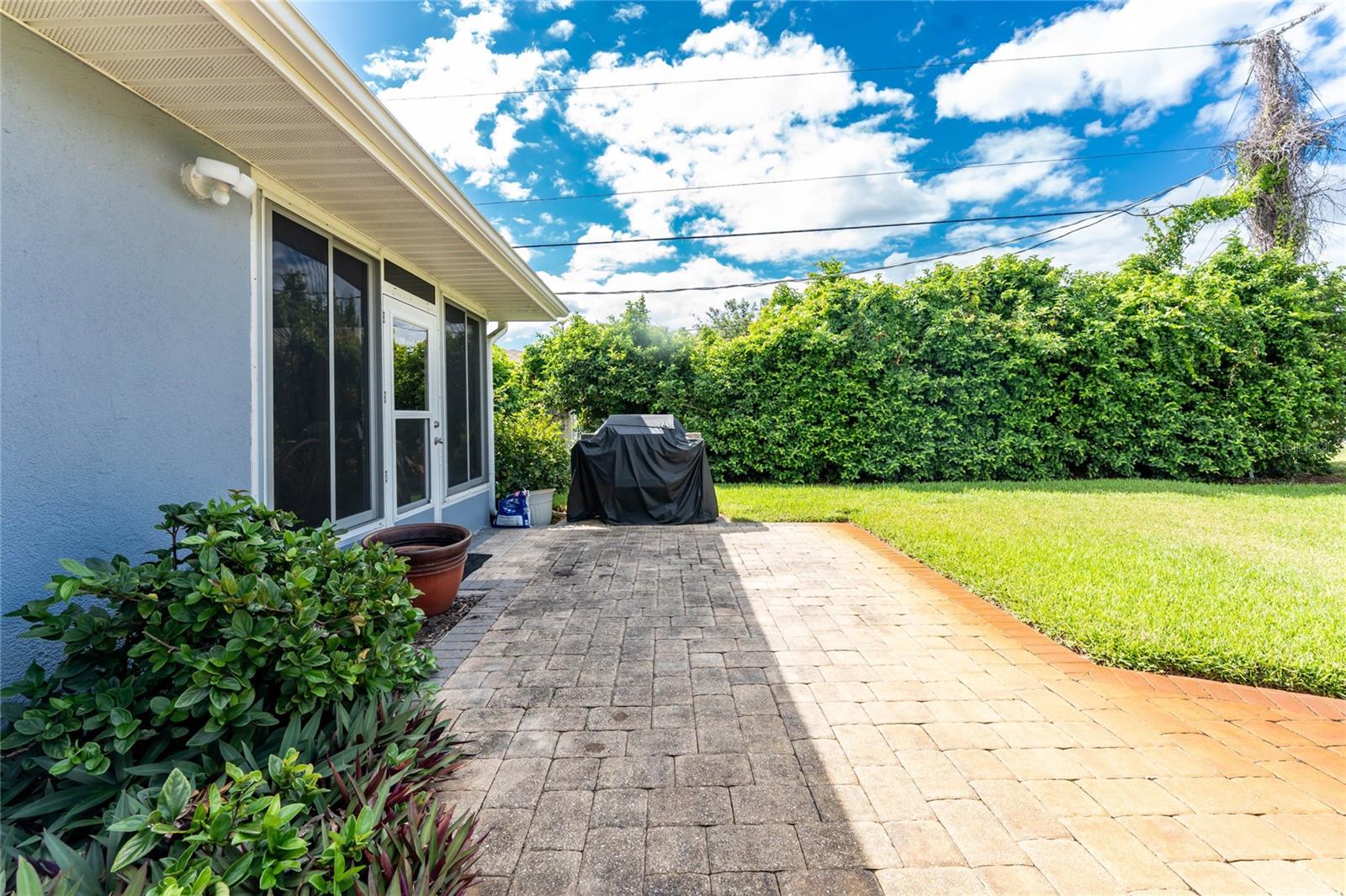 Image 41 of 52 For 1040 Oleander Street