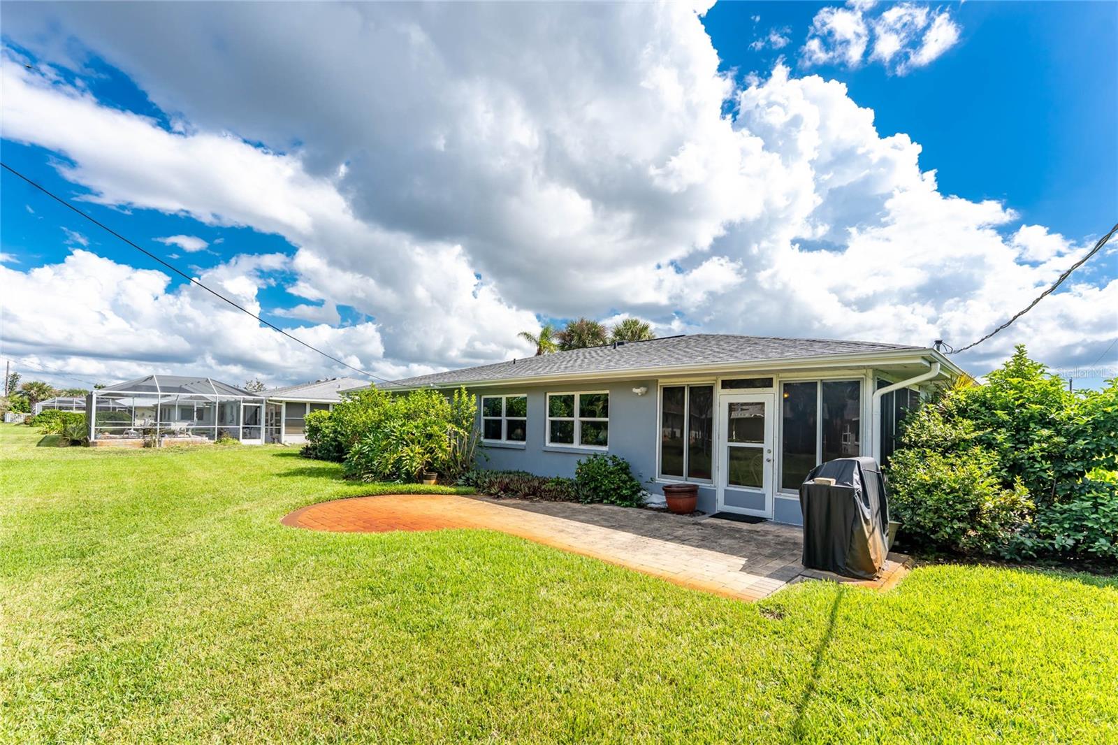 Image 42 of 52 For 1040 Oleander Street