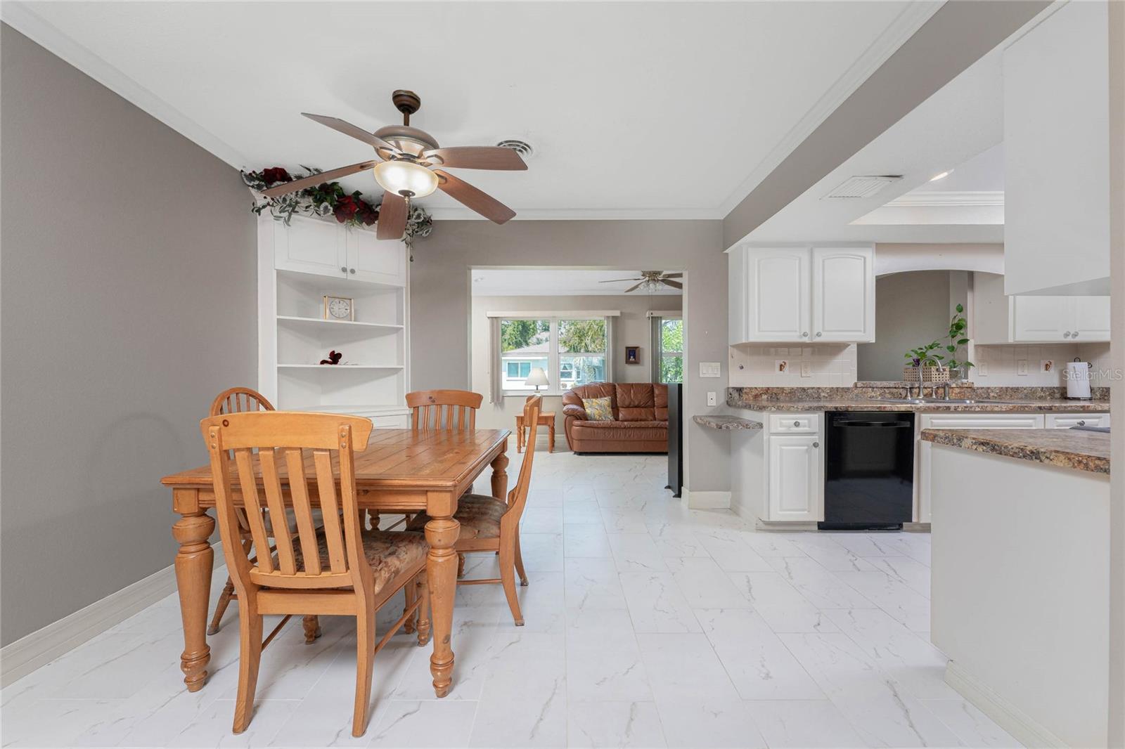 Image 6 of 52 For 1040 Oleander Street