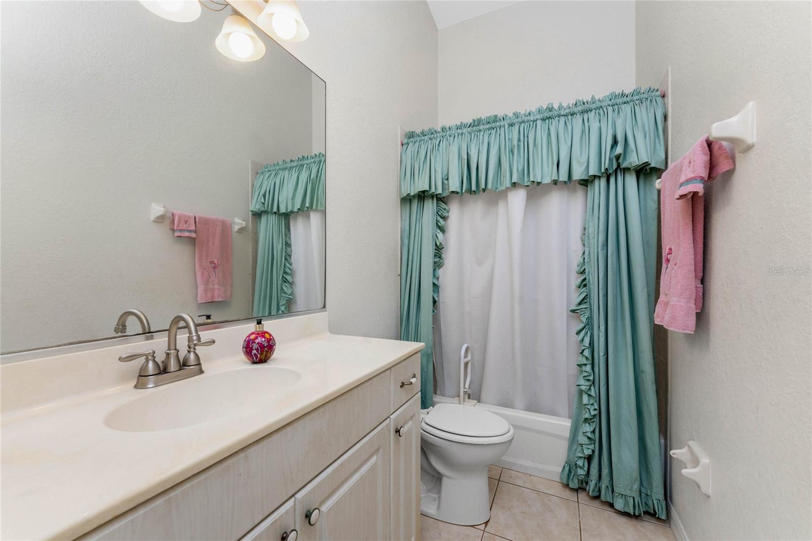 Image 19 of 46 For 231 Rotonda Boulevard W B2