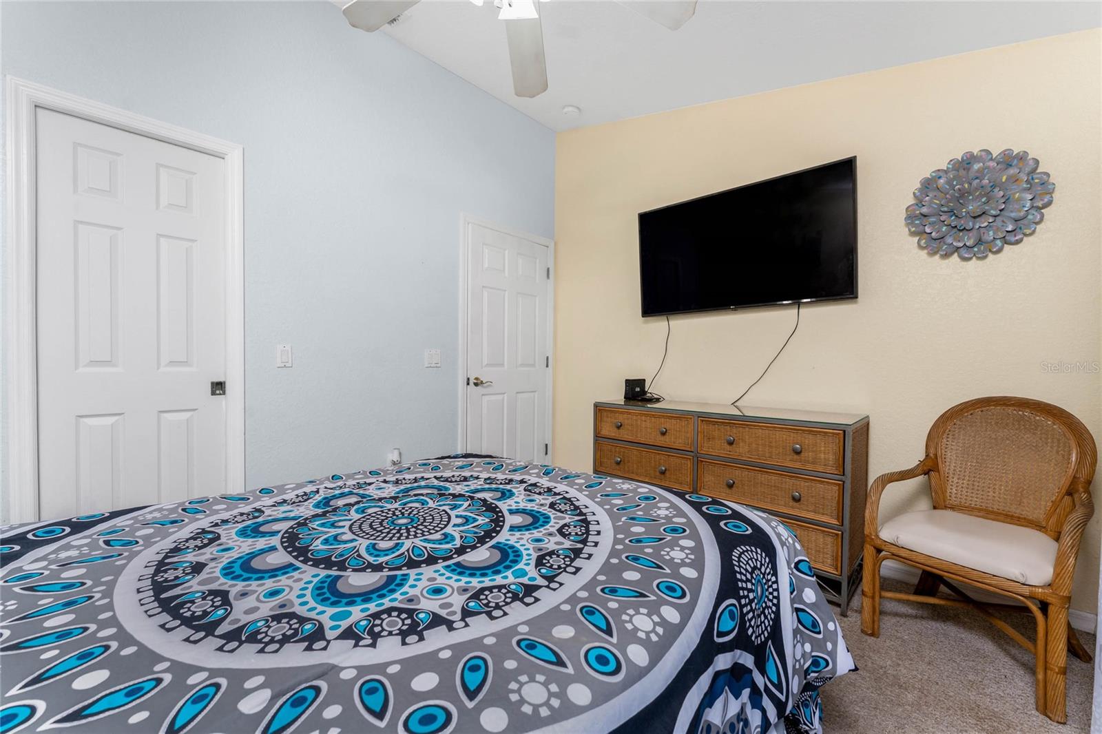 Image 23 of 46 For 231 Rotonda Boulevard W B2