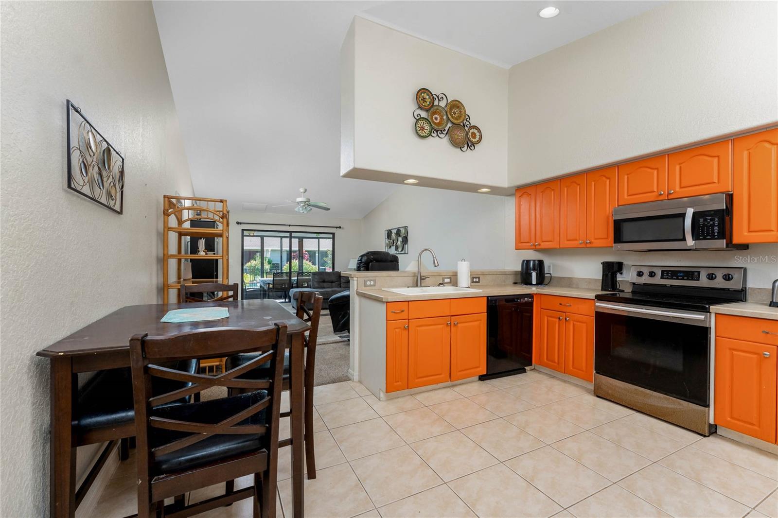 Image 8 of 46 For 231 Rotonda Boulevard W B2