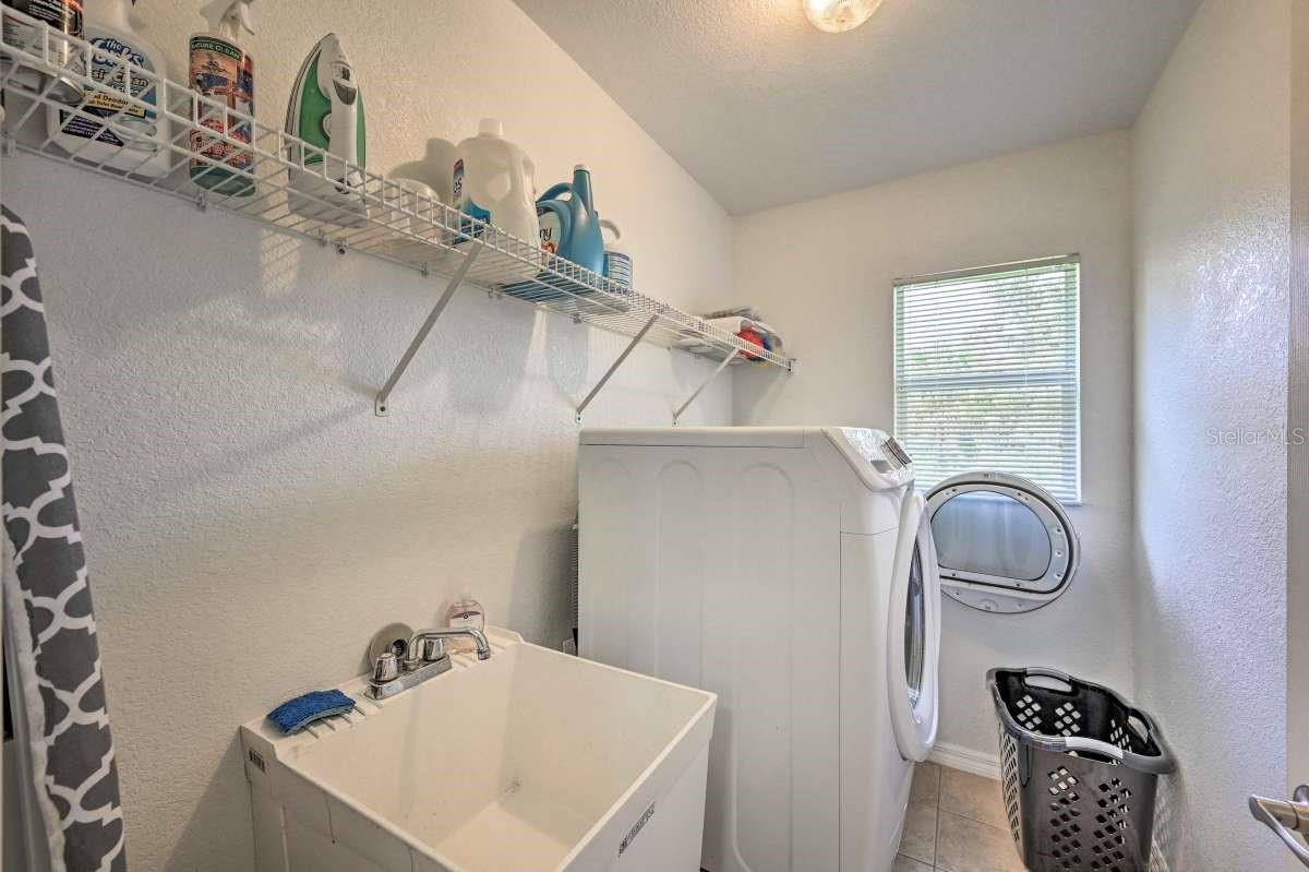 Image 23 of 60 For 5378 Dunsmuir Road