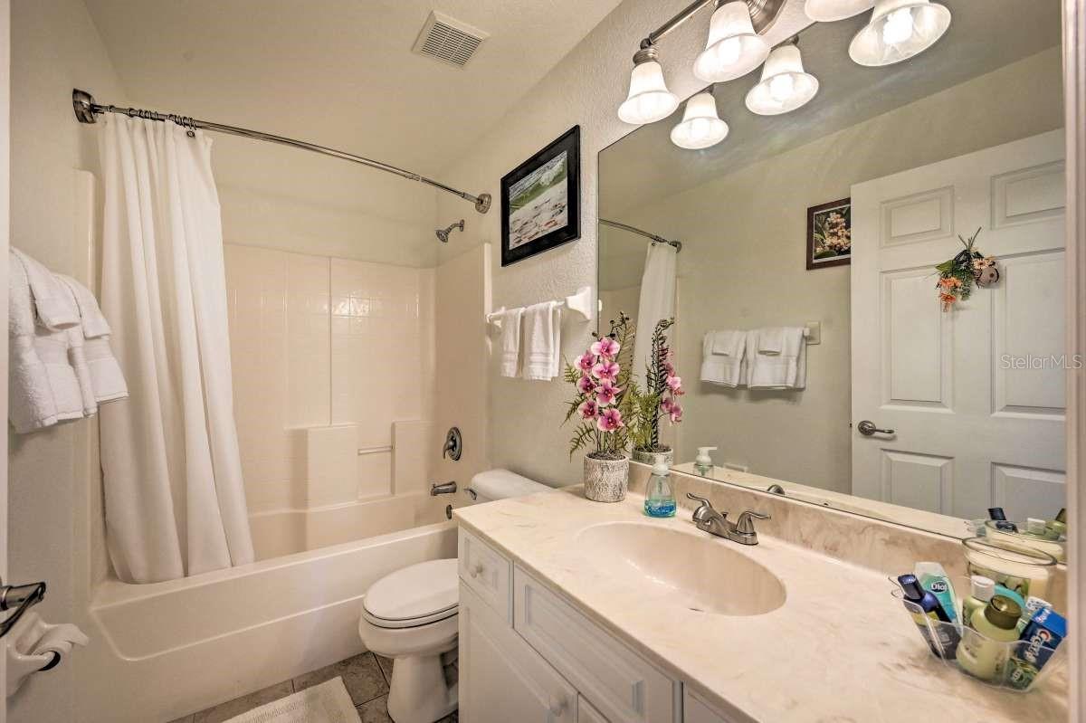 Image 41 of 60 For 5378 Dunsmuir Road