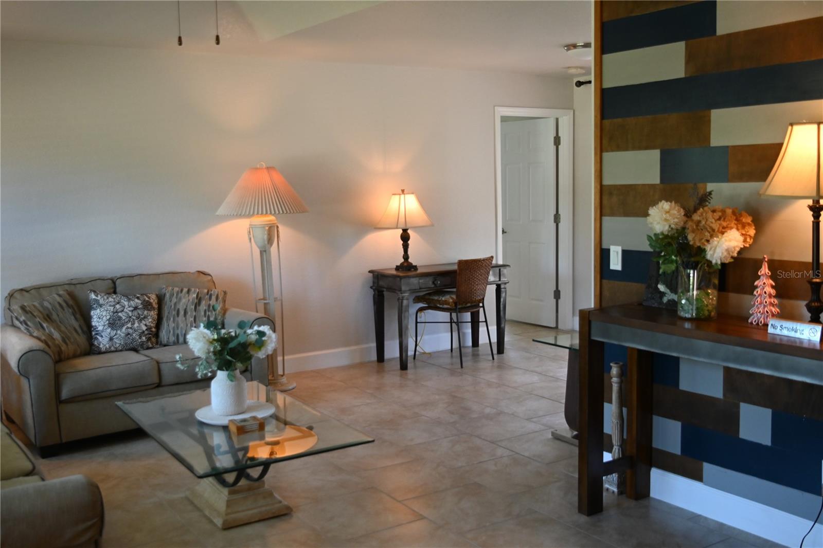 Image 5 of 60 For 5378 Dunsmuir Road