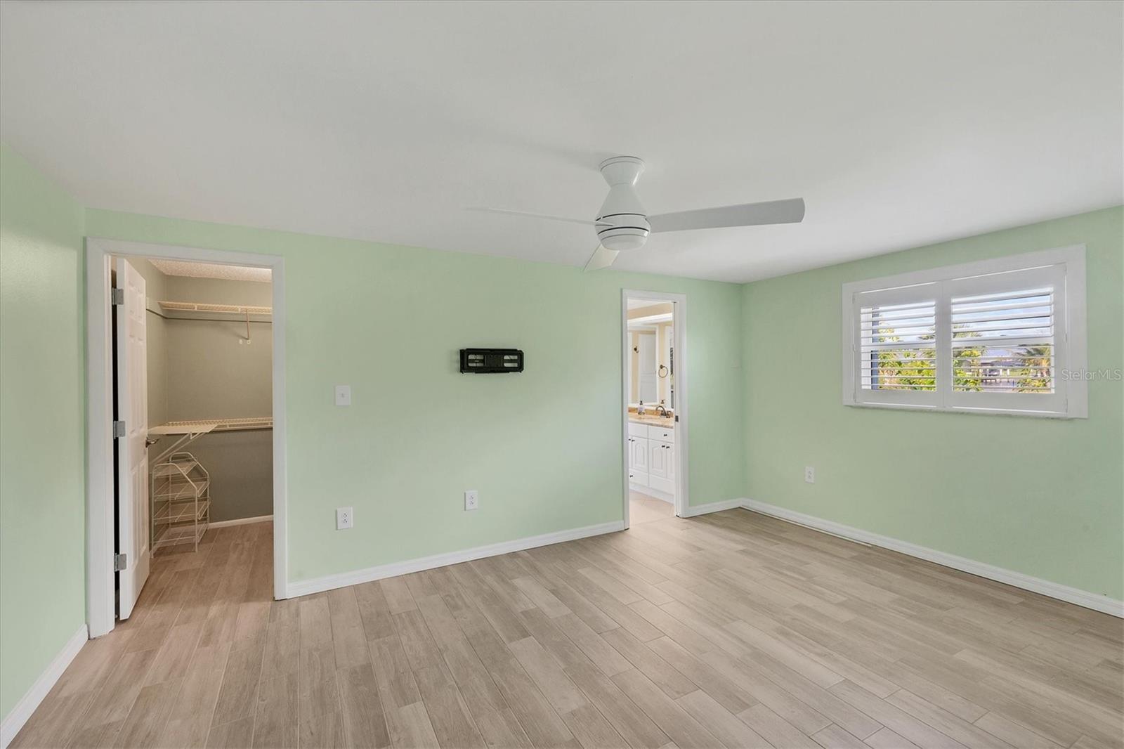 Image 18 of 35 For 14494 Lillian Circle