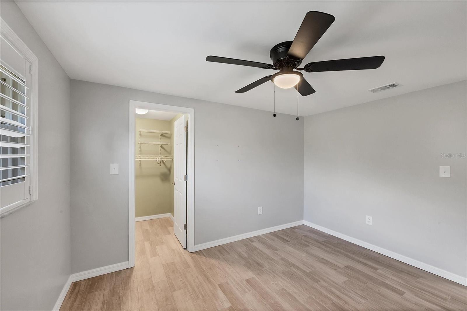 Image 23 of 35 For 14494 Lillian Circle