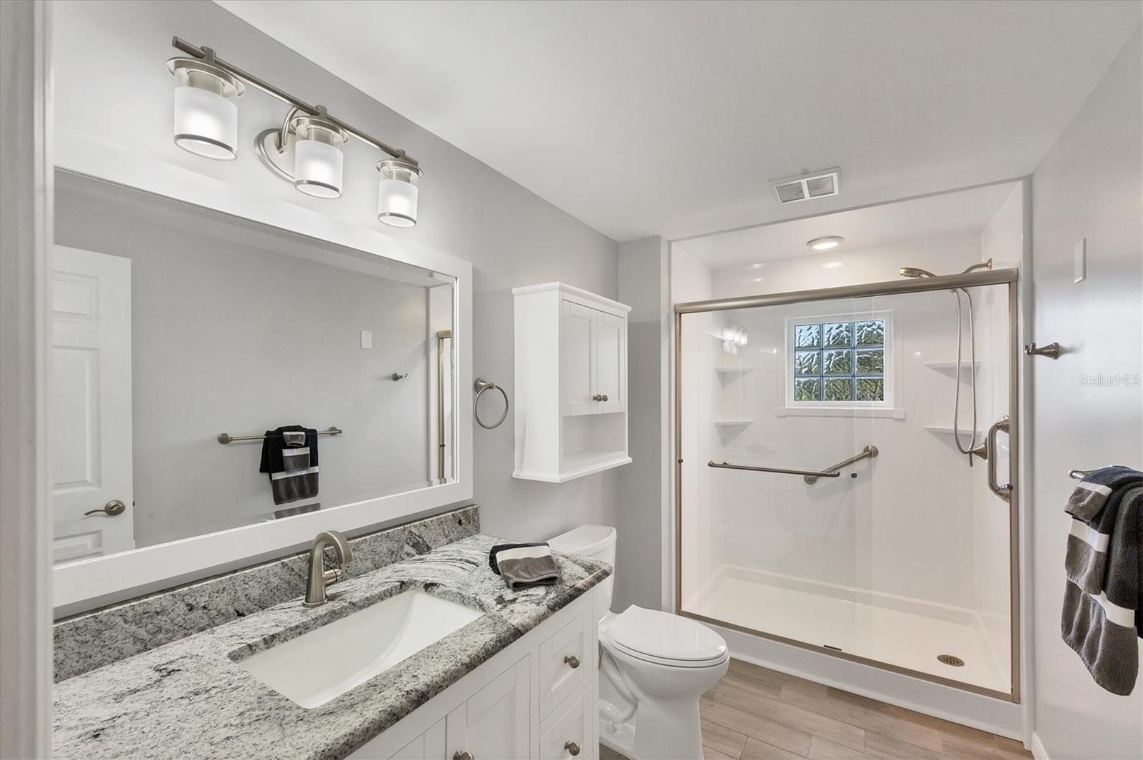 Image 24 of 35 For 14494 Lillian Circle