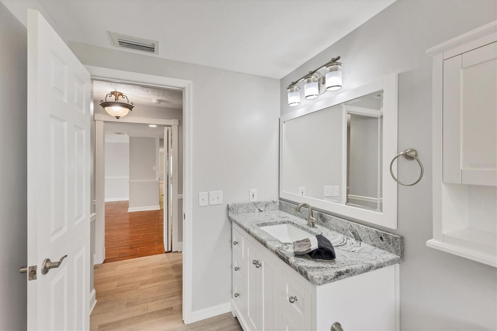 Image 25 of 35 For 14494 Lillian Circle