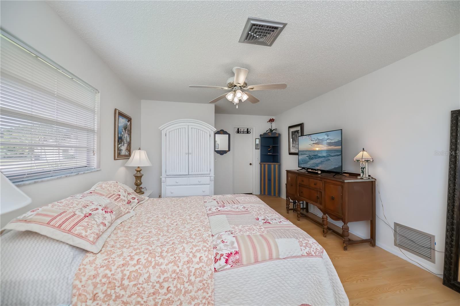 Image 26 of 59 For 1311 Washington Drive