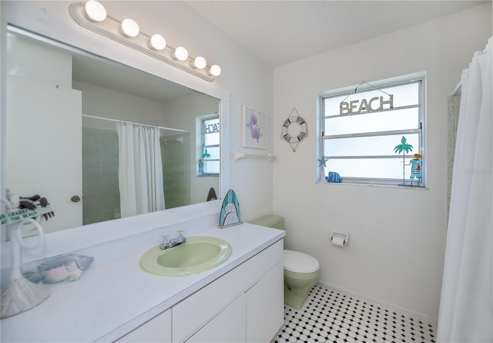 Image 36 of 59 For 1311 Washington Drive