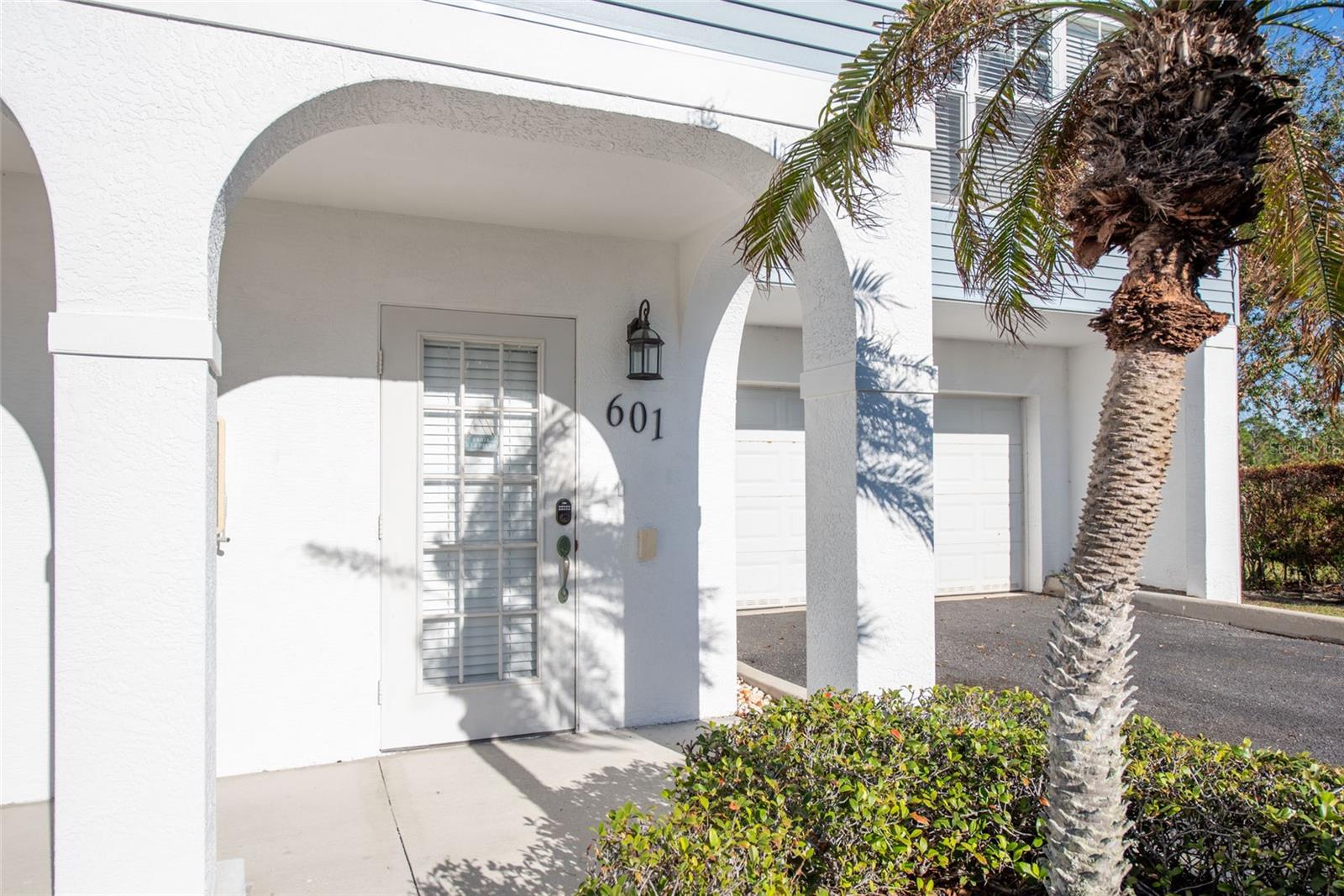 Image 11 of 94 For 3917 Cape Haze Dr  601